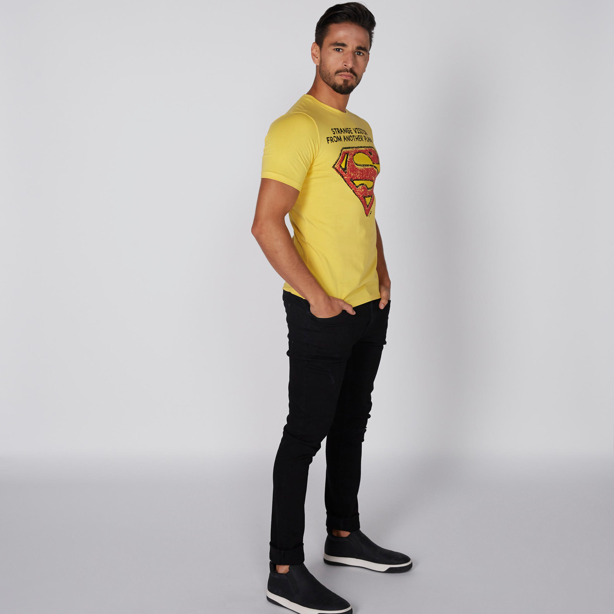 تيشيرت بياقة مستديرة وأكمام قصيرة وطبعات سوبرمان-men-clothing-tshirtsandpolos-tshirts-image-2