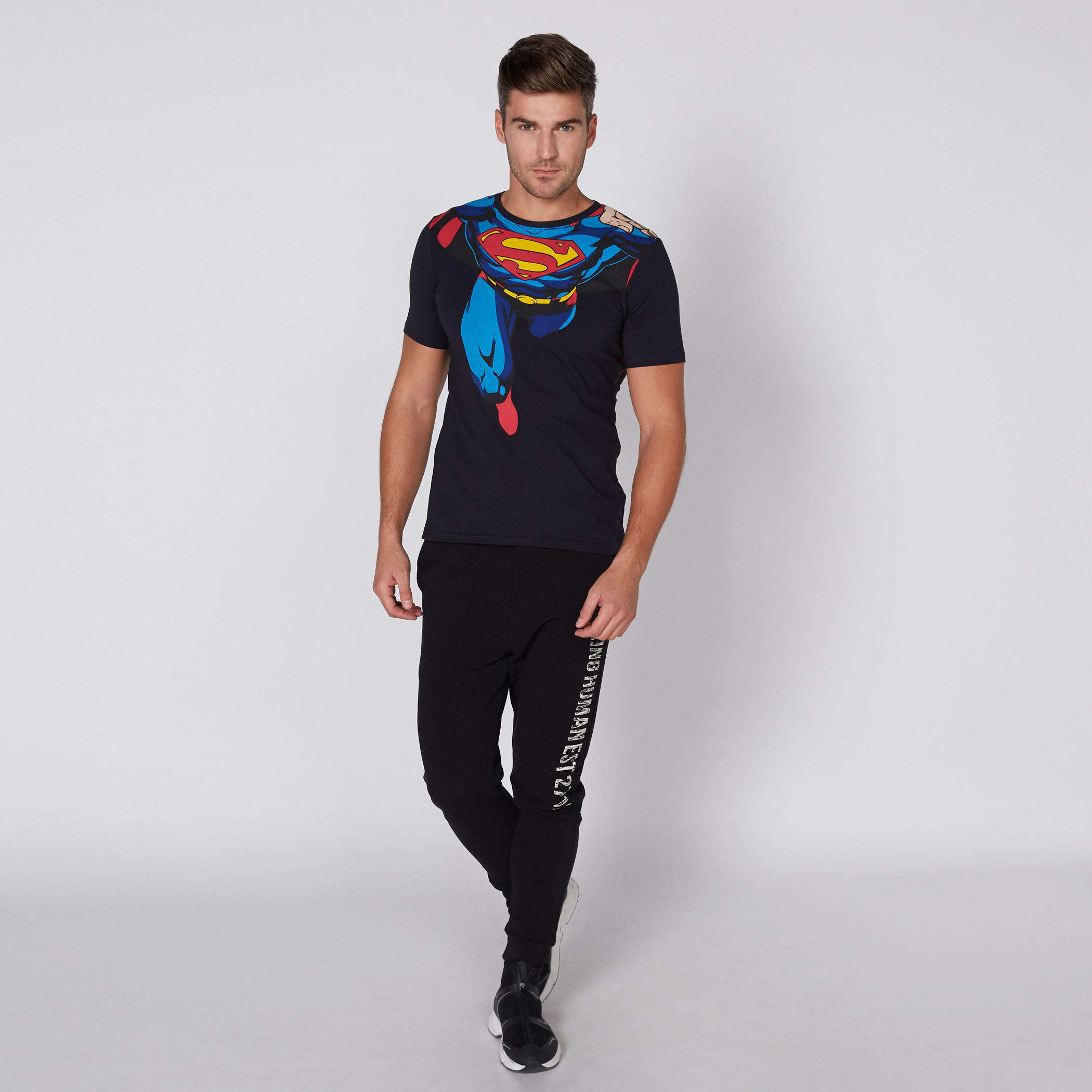 تيشيرت بياقة مستديرة وأكمام قصيرة وطبعات سوبرمان-men-clothing-tshirtsandpolos-tshirts-image-2