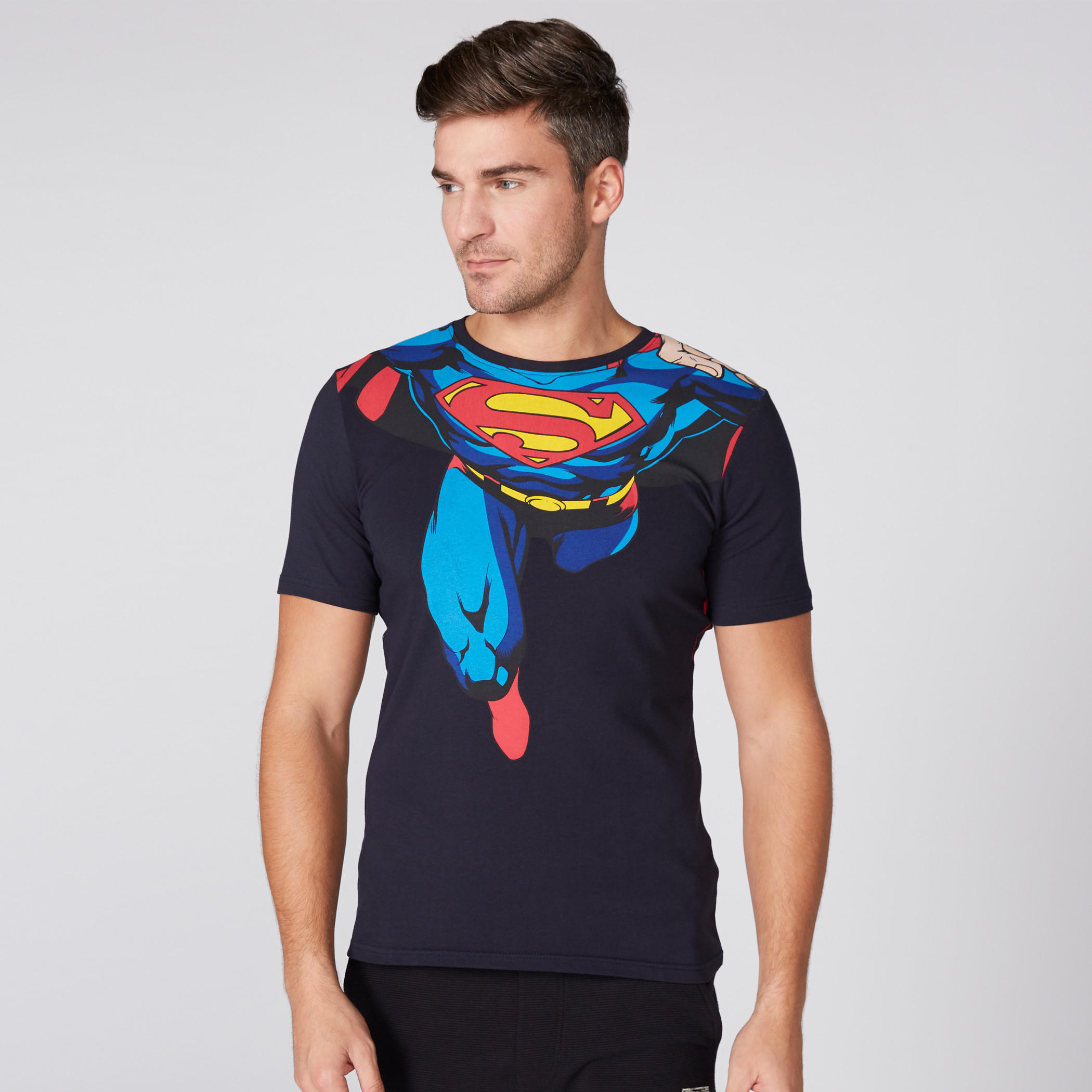 تيشيرت بياقة مستديرة وأكمام قصيرة وطبعات سوبرمان-men-clothing-tshirtsandpolos-tshirts-image-3