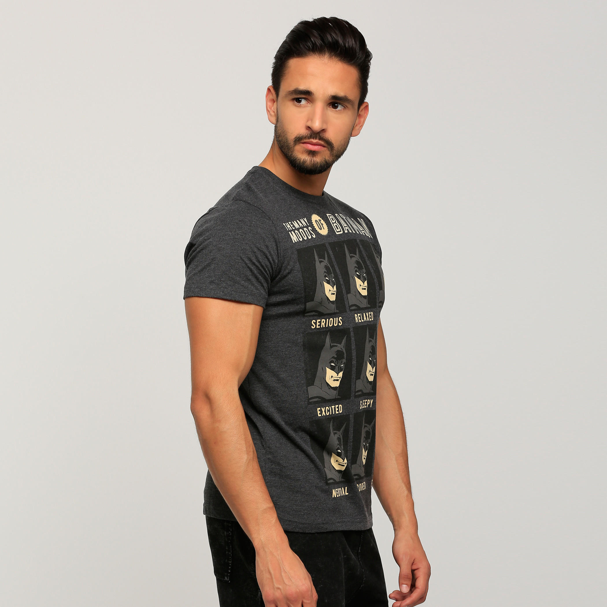 تيشيرت بأكمام قصيرة وياقة مستديرة وطبعات باتمان-men-clothing-tshirtsandpolos-tshirts-image-3