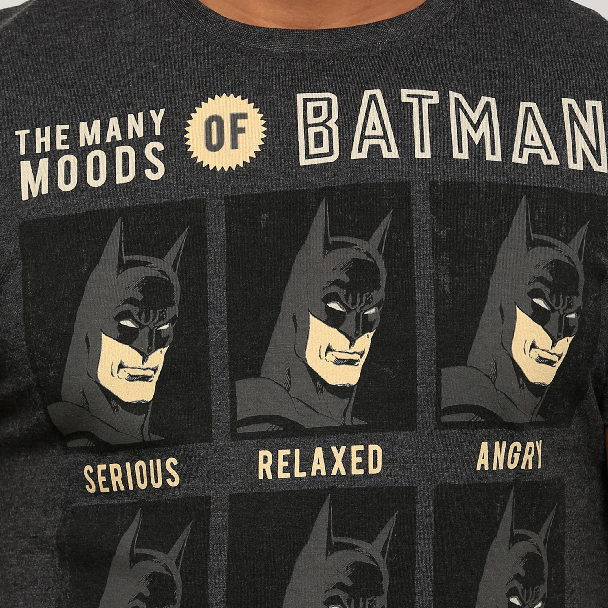 تيشيرت بأكمام قصيرة وياقة مستديرة وطبعات باتمان-men-clothing-tshirtsandpolos-tshirts-image-4