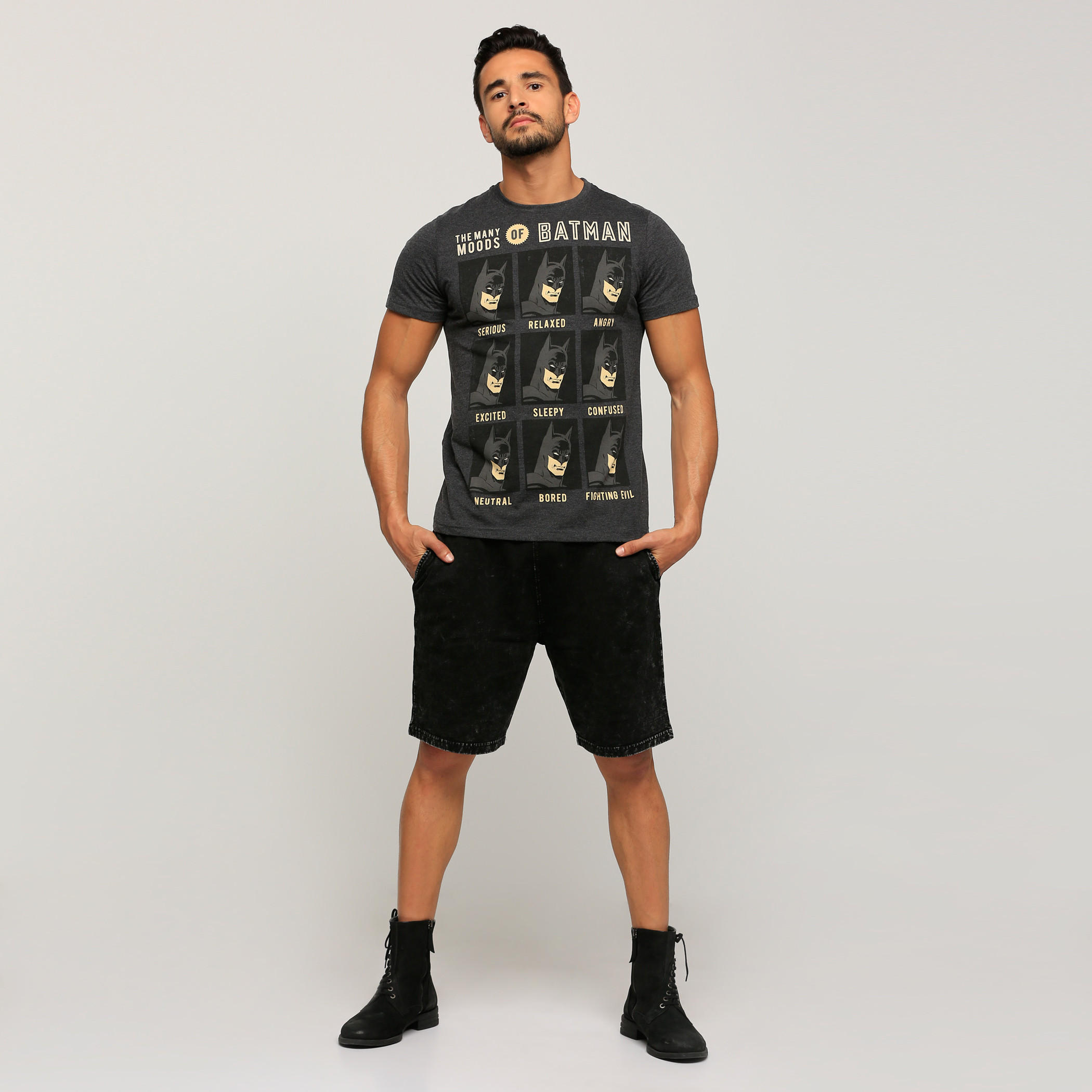 تيشيرت بأكمام قصيرة وياقة مستديرة وطبعات باتمان-men-clothing-tshirtsandpolos-tshirts-image-5