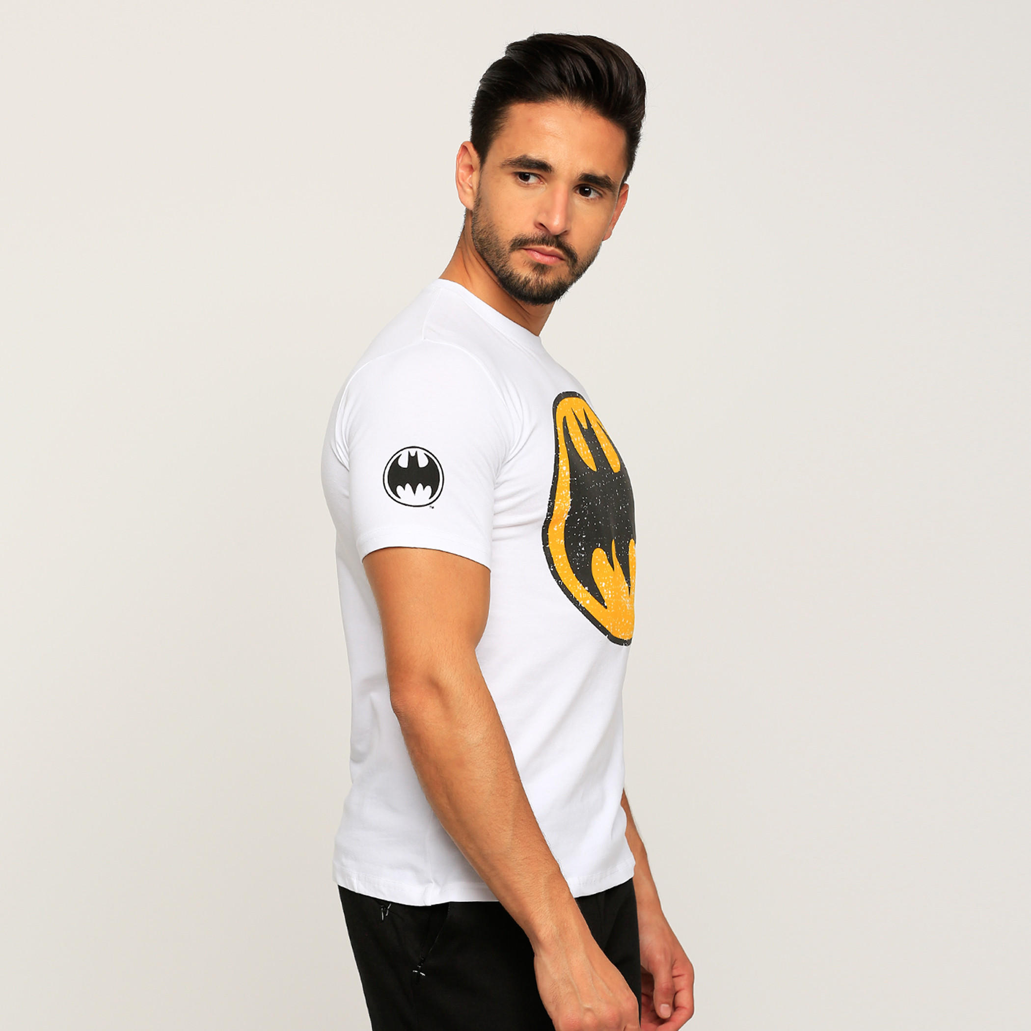 تيشيرت بأكمام قصيرة وياقة مستديرة وطبعات باتمان-men-clothing-tshirtsandpolos-tshirts-image-3