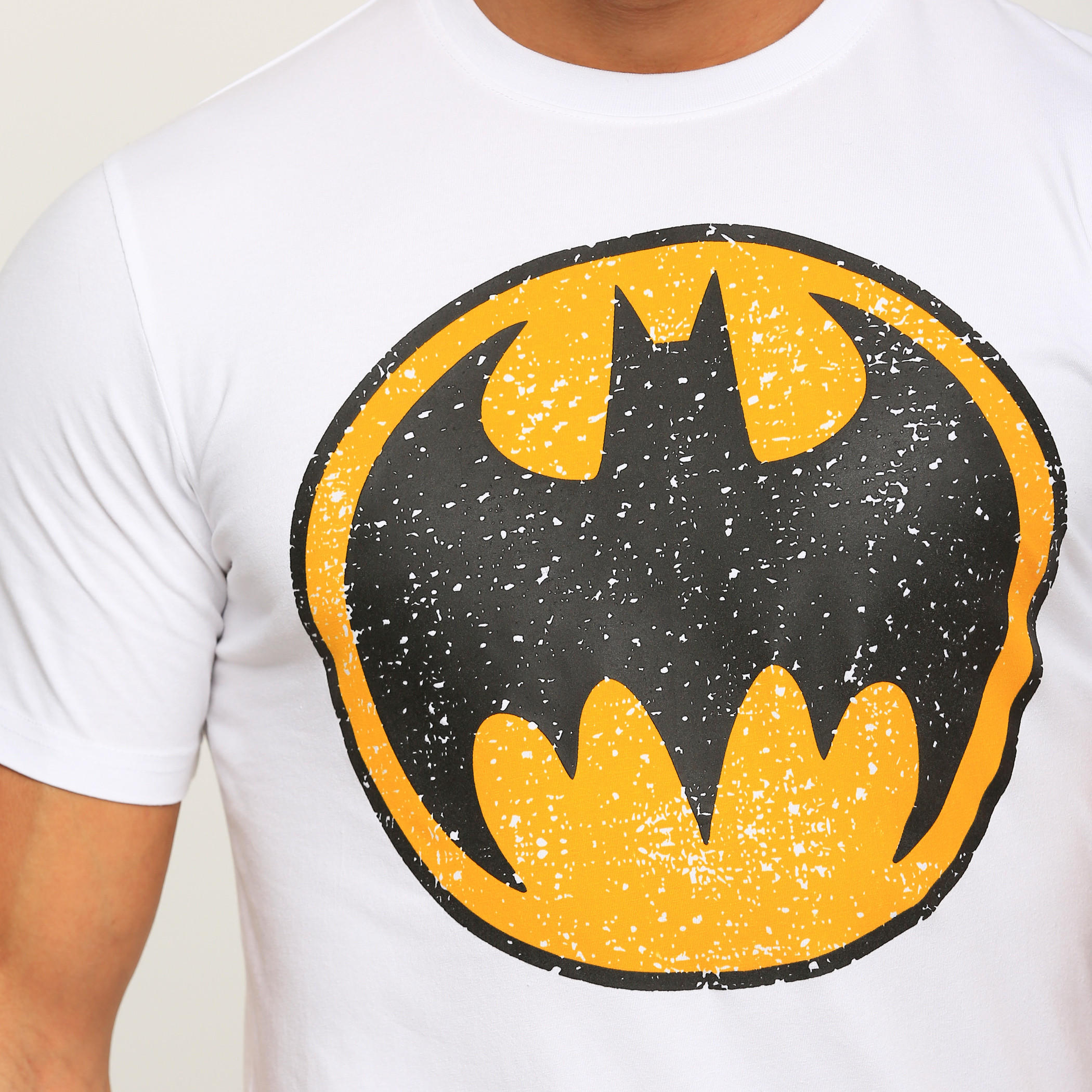 تيشيرت بأكمام قصيرة وياقة مستديرة وطبعات باتمان-men-clothing-tshirtsandpolos-tshirts-image-4