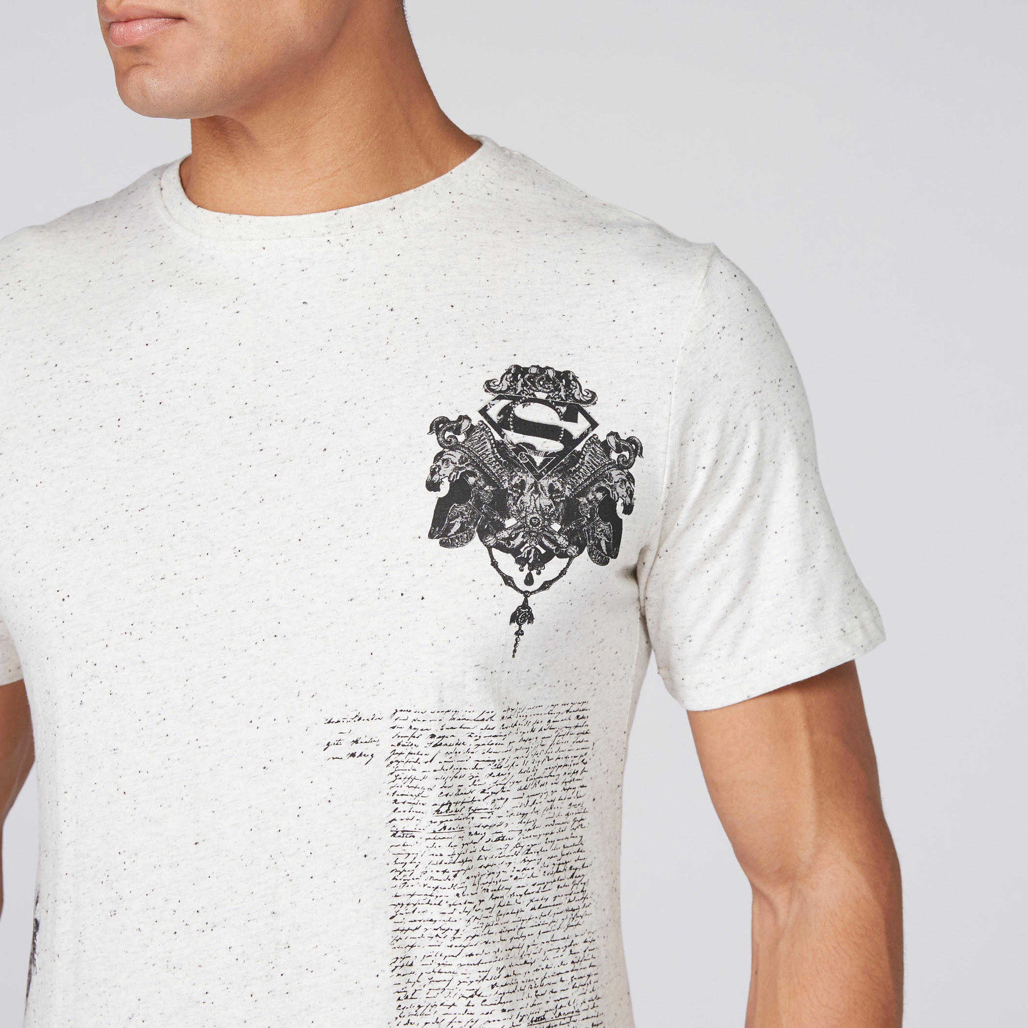تيشيرت بياقة ضيّقة وأكمام قصيرة وطبعات سوبرمان-men-clothing-tshirtsandpolos-tshirts-image-2