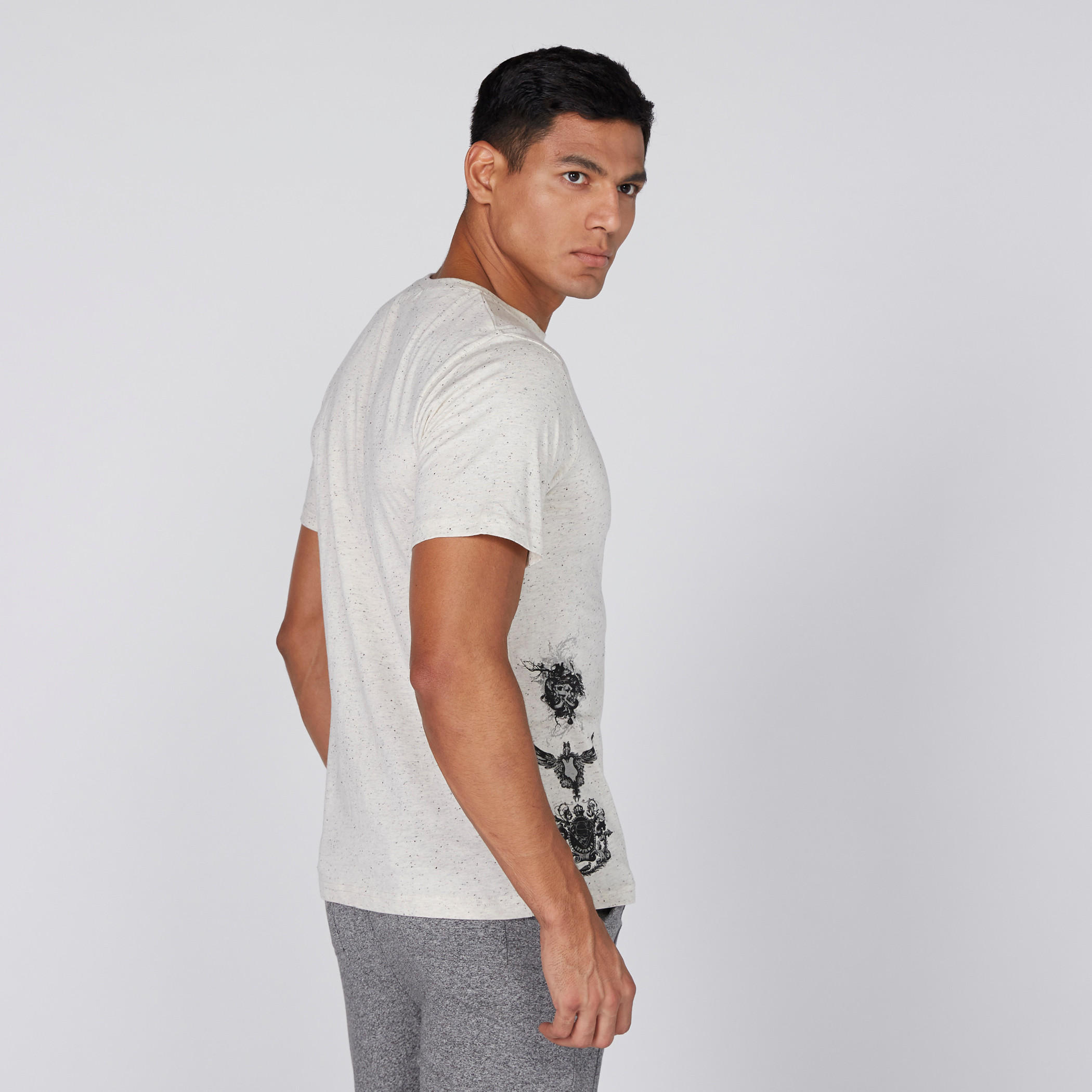تيشيرت بياقة ضيّقة وأكمام قصيرة وطبعات سوبرمان-men-clothing-tshirtsandpolos-tshirts-image-4