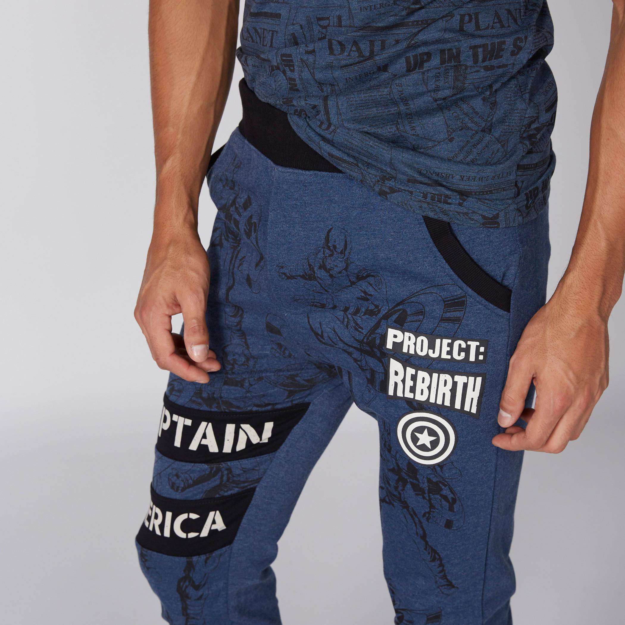 بنطال رياضي طويل بجيوب وطبعات كابتن أمريكا-men-clothing-bottoms-trousersandchinos-trousers-image-3