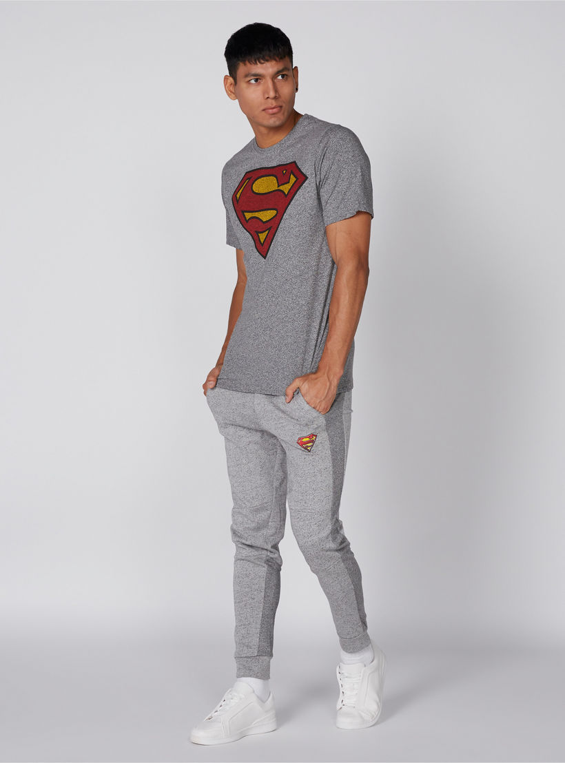 بنطال رياضي طويل بجيوب ونقش سوبرمان-men-clothing-bottoms-joggers-image-3