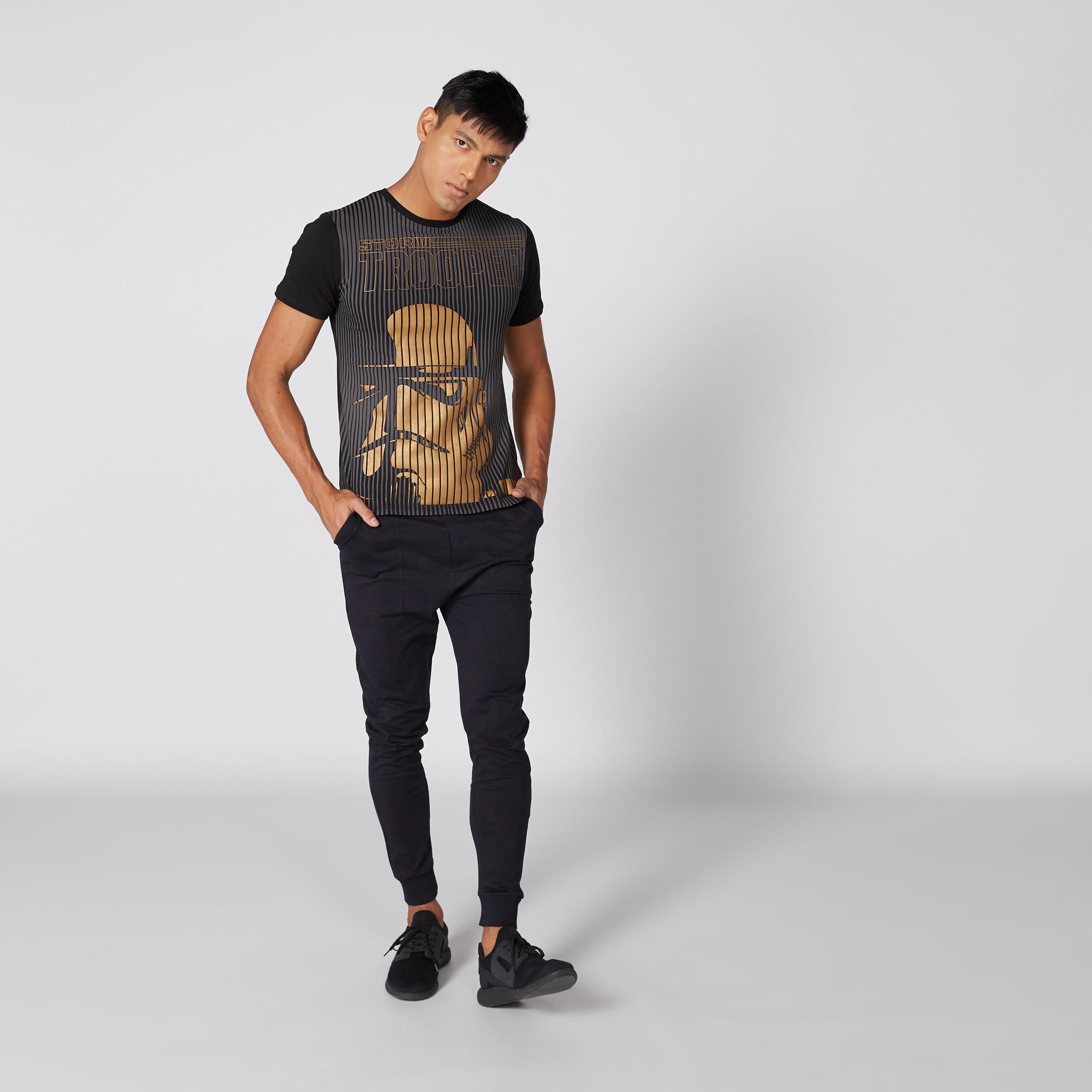 بنطال رياضي طويل بخصر مطّاطي وجيوب-men-clothing-bottoms-joggers-image-1