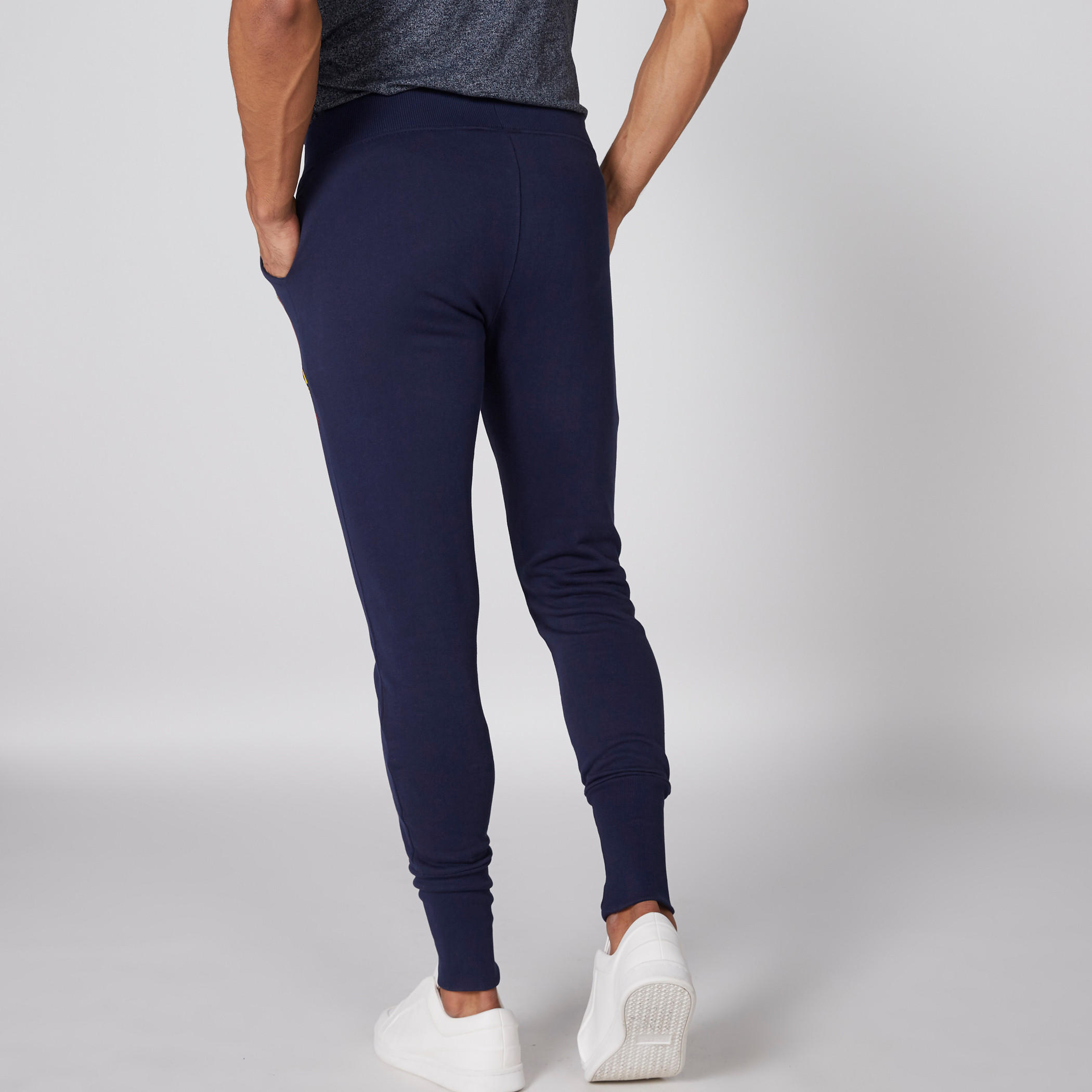 بنطال رياضي طويل بخصر مطاطي وطبعات سوبرمان-men-clothing-bottoms-joggers-image-2