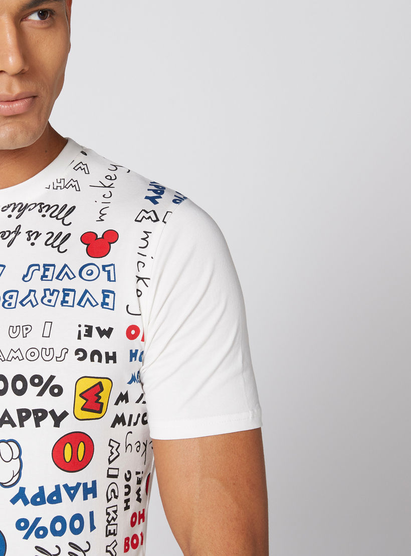 تيشيرت بأكمام قصيرة وياقة مستديرة مزيّن بطبعات ميكي ماوس-men-clothing-tshirtsandpolos-tshirts-image-3