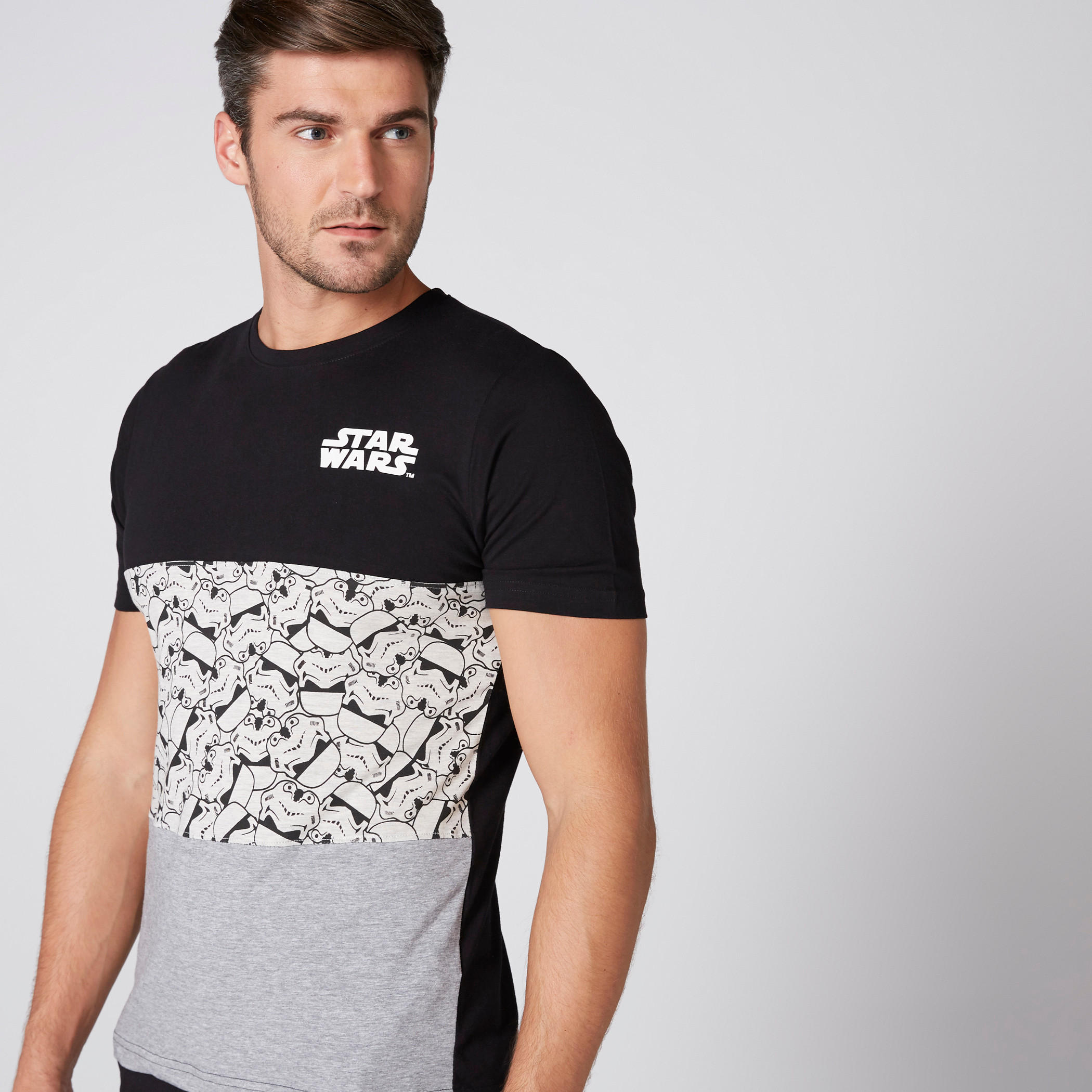 تيشيرت بياقة مستديرة وأكمام قصيرة وطبعات ستار وورز-men-clothing-tshirtsandpolos-tshirts-image-1