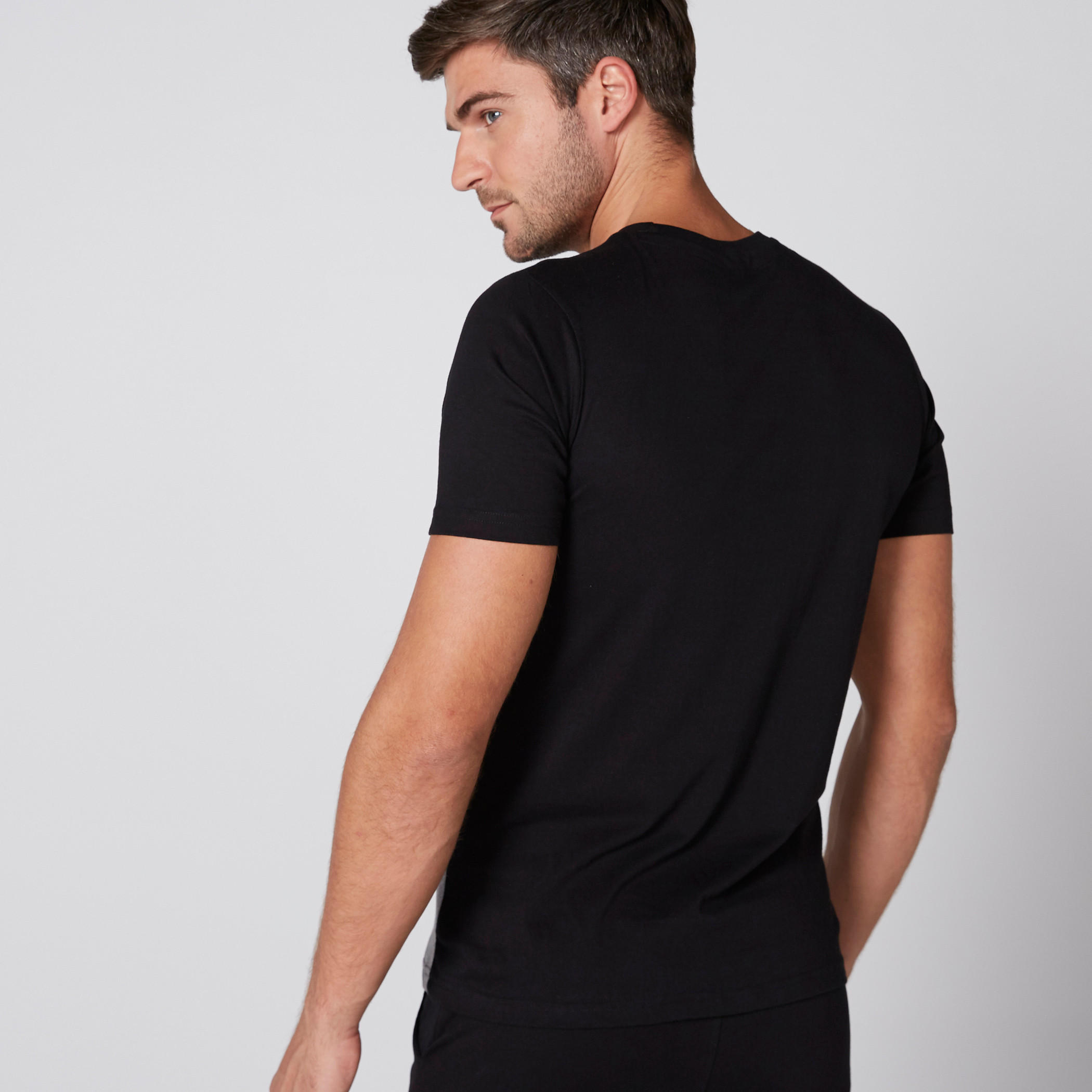 تيشيرت بياقة مستديرة وأكمام قصيرة وطبعات ستار وورز-men-clothing-tshirtsandpolos-tshirts-image-2