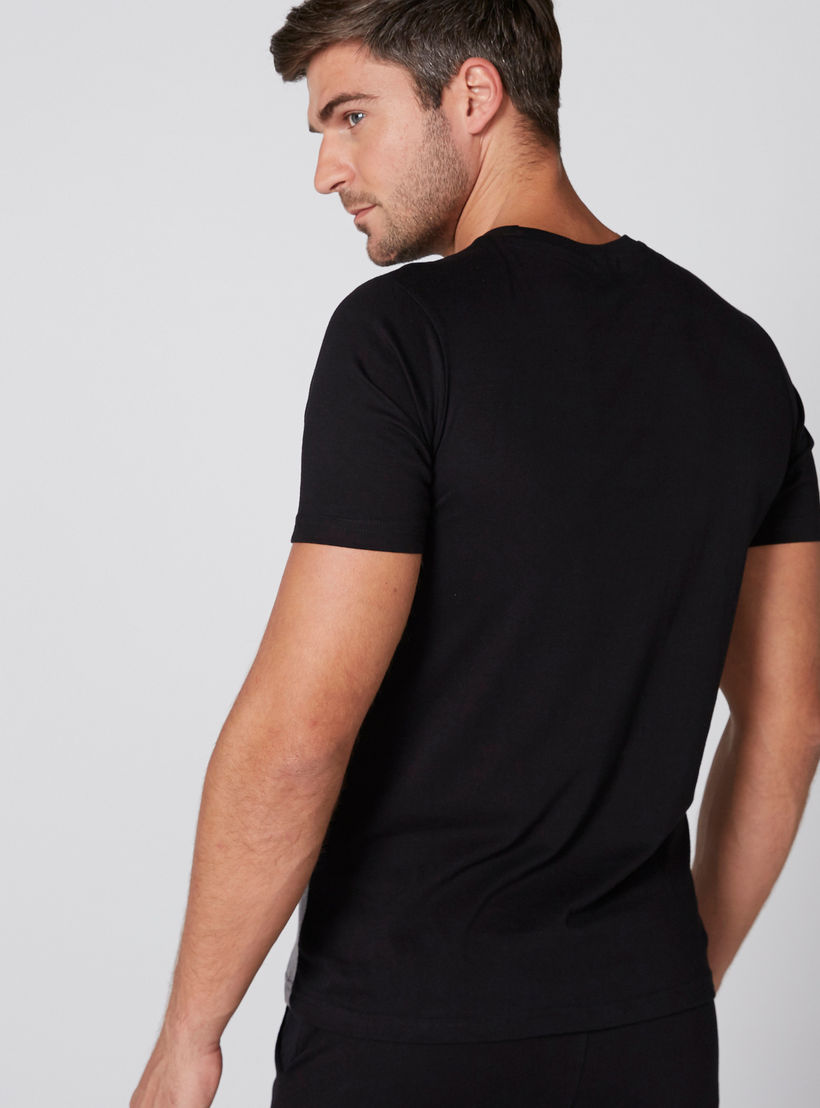 تيشيرت بياقة مستديرة وأكمام قصيرة وطبعات ستار وورز-men-clothing-tshirtsandpolos-tshirts-image-2