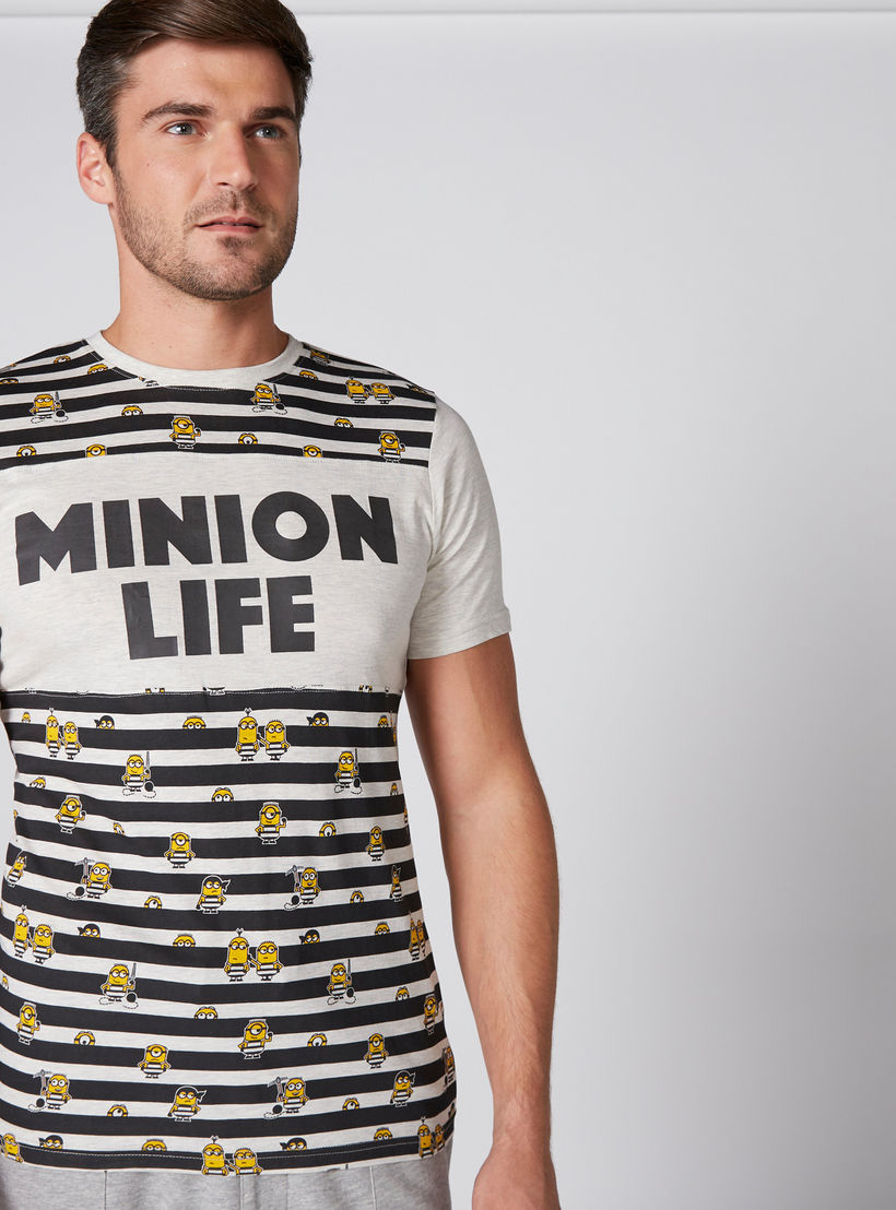 تيشيرت بياقة مستديرة وأكمام قصيرة وطبعات مينيون-men-clothing-tshirtsandpolos-tshirts-image-2
