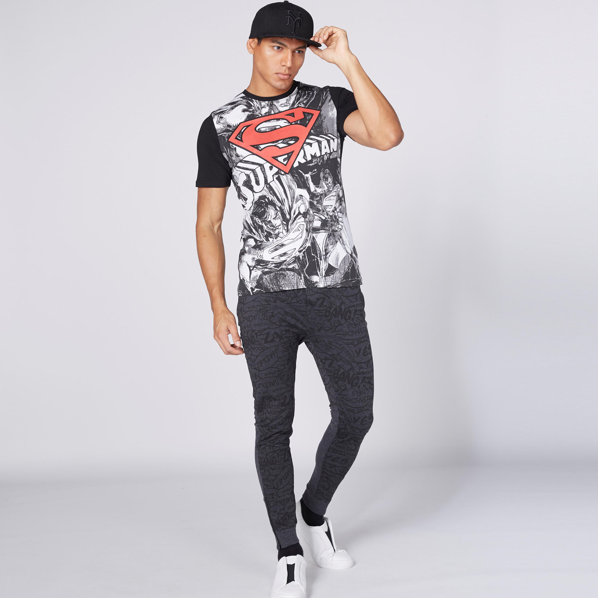 تيشيرت بياقة مستديرة وأكمام قصيرة وطبعات سوبرمان-men-clothing-tshirtsandpolos-tshirts-image-1