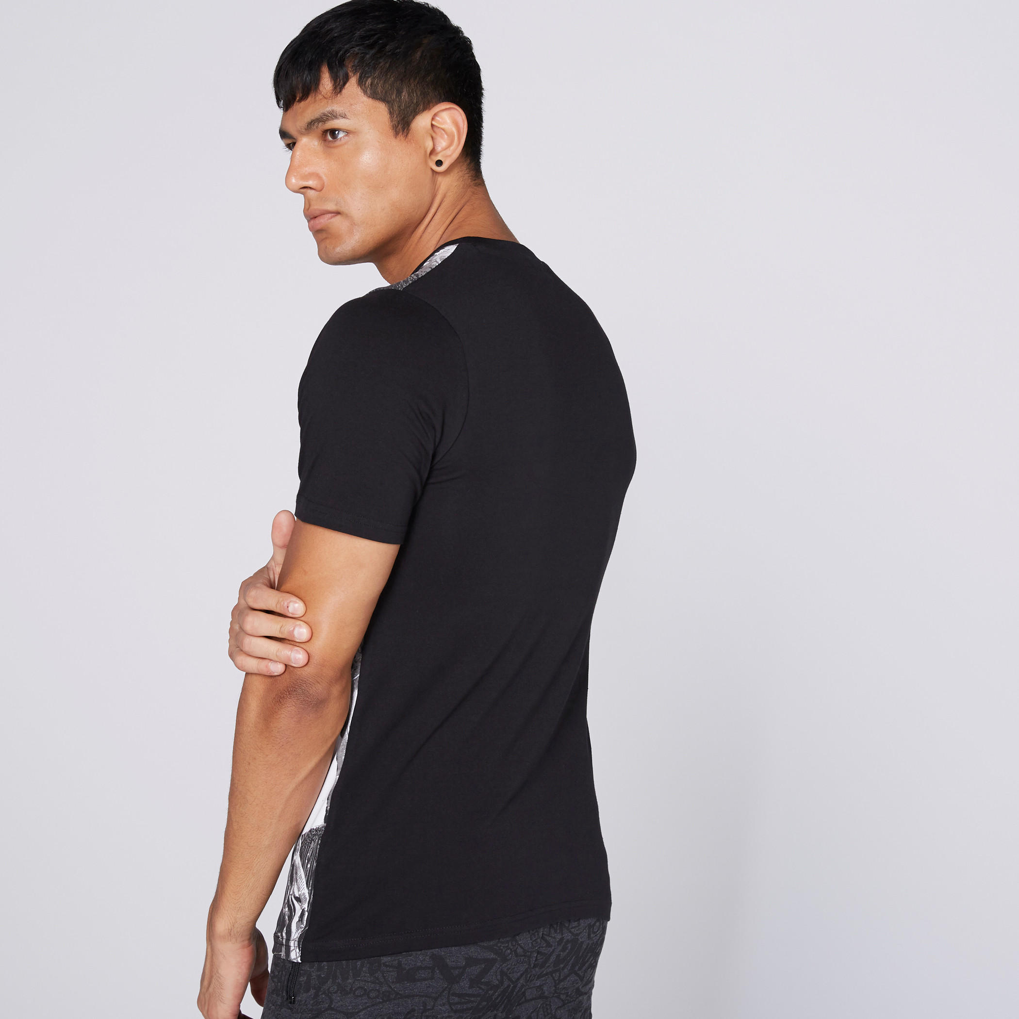 تيشيرت بياقة مستديرة وأكمام قصيرة وطبعات سوبرمان-men-clothing-tshirtsandpolos-tshirts-image-3