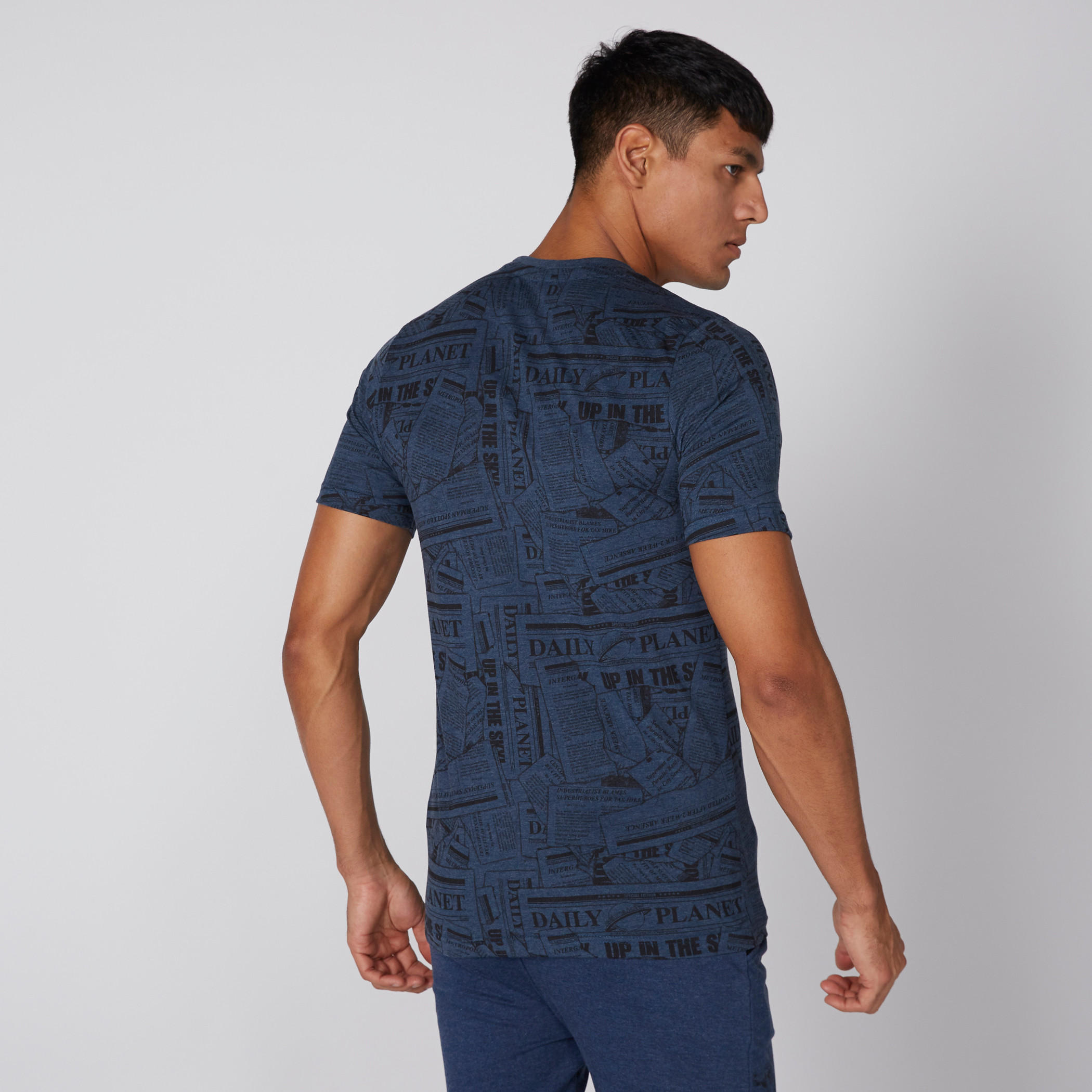 تيشيرت بياقة مستديرة وأكمام قصيرة وطبعات سوبرمان-men-clothing-tshirtsandpolos-tshirts-image-2