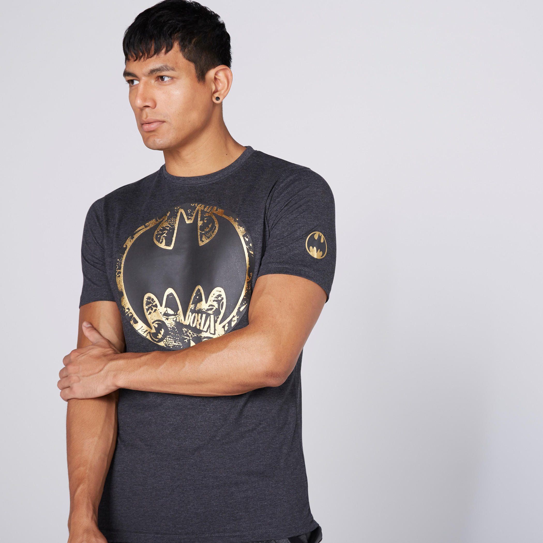 تيشيرت بياقة ضيّقة وأكمام قصيرة وطبعات باتمان-men-clothing-tshirtsandpolos-tshirts-image-1