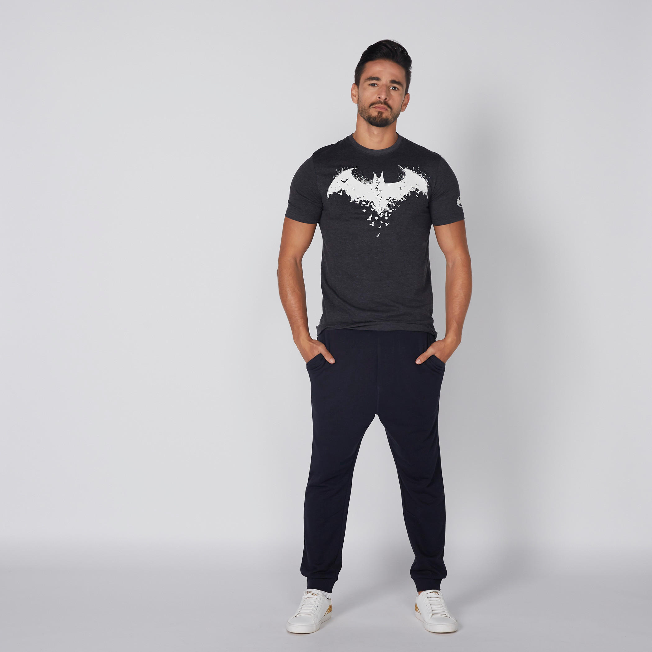 تيشيرت بأكمام قصيرة وياقة مستديرة وطبعات باتمان-men-clothing-tshirtsandpolos-tshirts-image-3