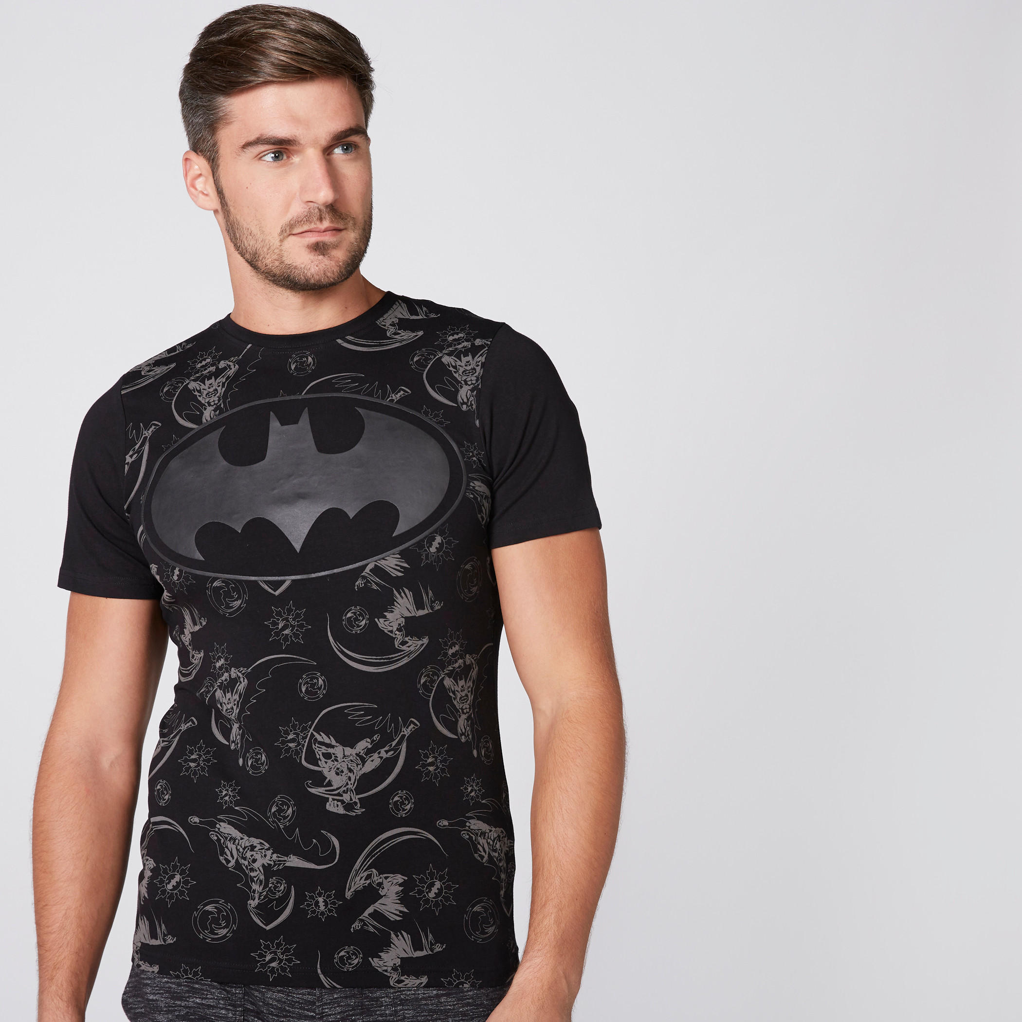 تيشيرت بأكمام قصيرة وياقة مستديرة وطبعات باتمان-men-clothing-tshirtsandpolos-tshirts-image-2