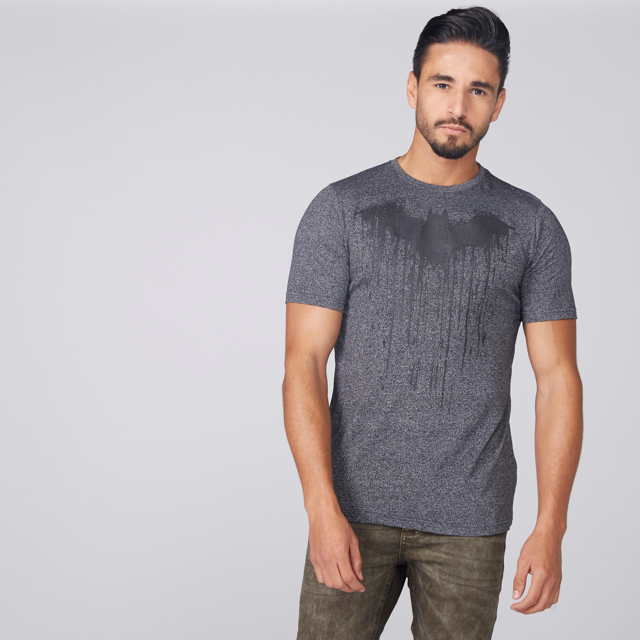 تيشيرت بياقة ضيّقة وأكمام قصيرة وطبعات باتمان-men-clothing-tshirtsandpolos-tshirts-image-1
