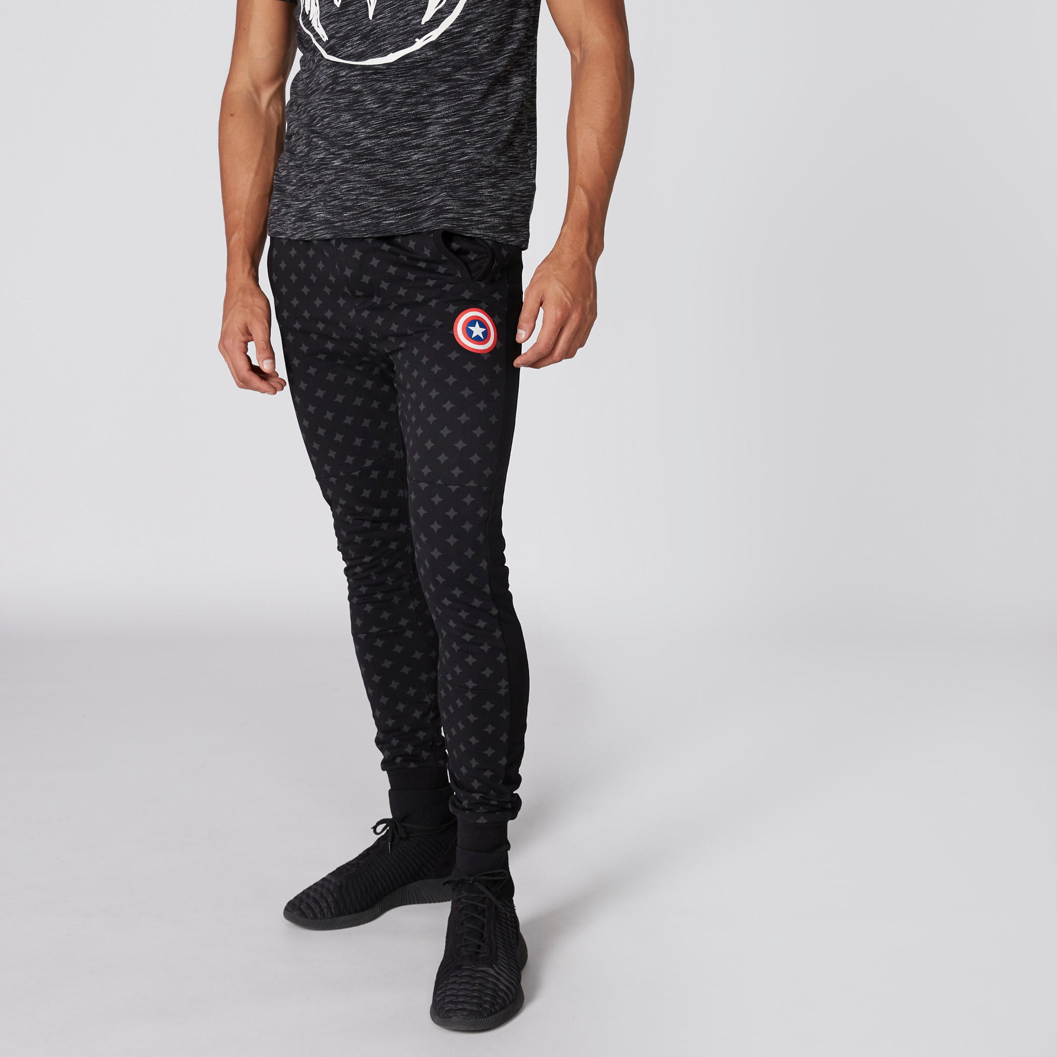 بنطال رياضي بخصر مطّاطي وطبعات كابتن أمريكا-men-clothing-bottoms-joggers-image-3
