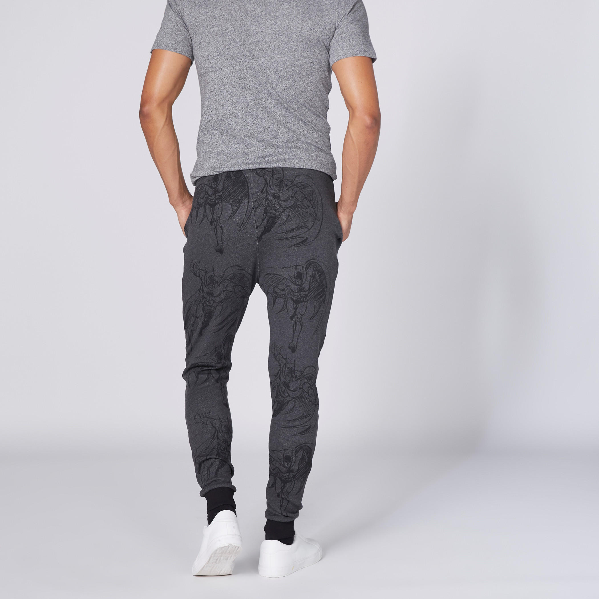 بنطال رياضي طويل بخصر مطاطي مزيّن بطبعات باتمان-men-clothing-bottoms-joggers-image-3