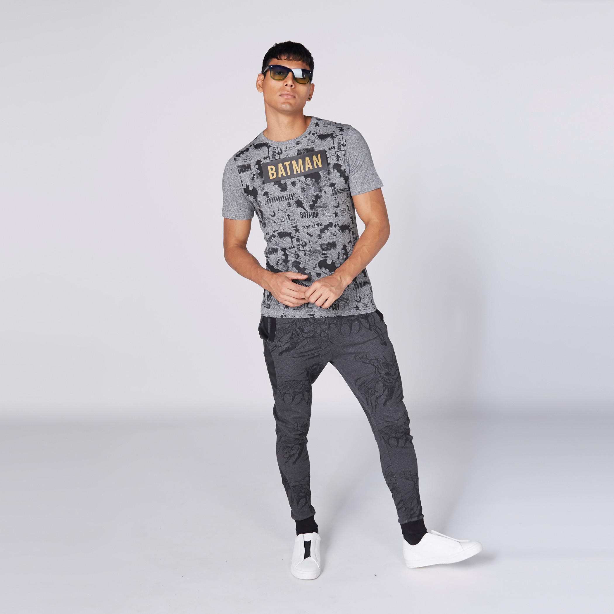 بنطال رياضي طويل بخصر مطاطي مزيّن بطبعات باتمان-men-clothing-bottoms-joggers-image-5