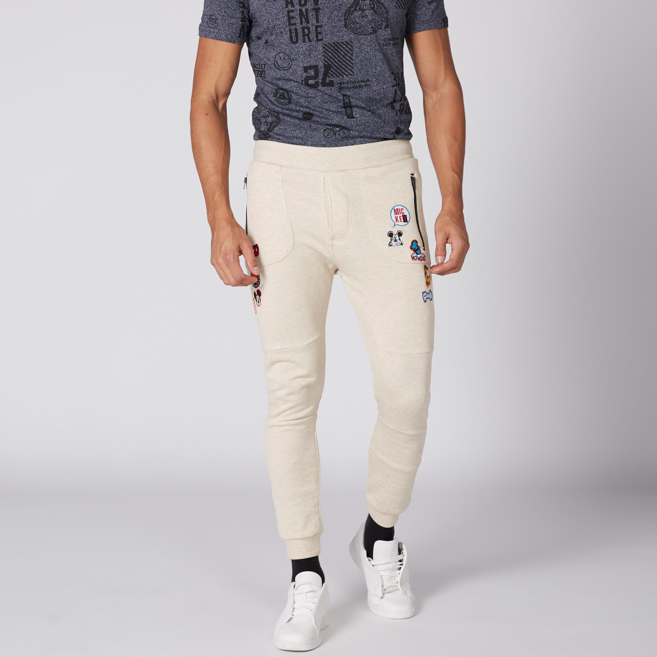 بنطال رياضي بخصر مطّاطي وتطريز ديزني-men-clothing-bottoms-joggers-image-2