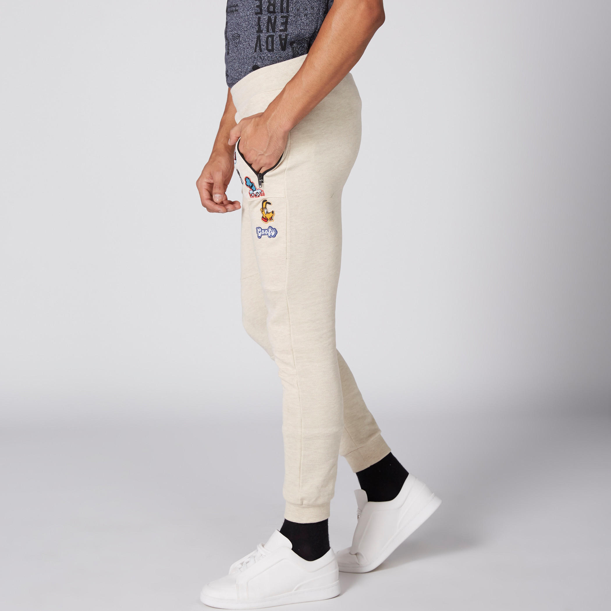 بنطال رياضي بخصر مطّاطي وتطريز ديزني-men-clothing-bottoms-joggers-image-4
