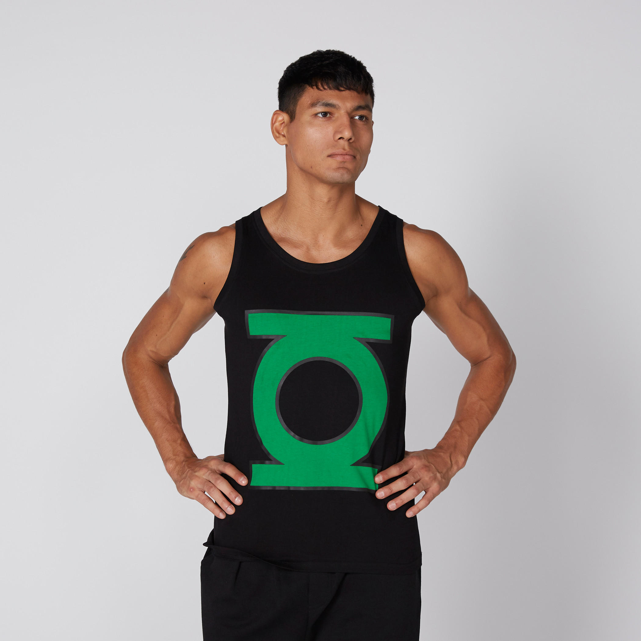 سترة فيست بياقة عميقة وطبعات-men-clothing-tshirtsandpolos-vests-image-2