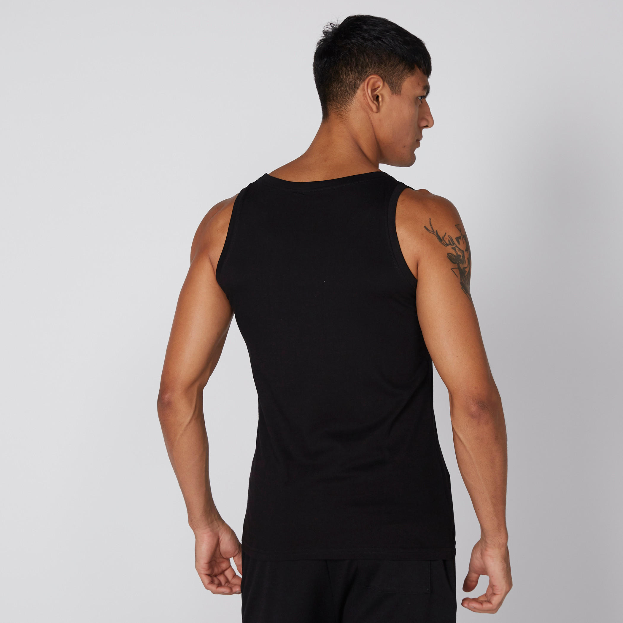 سترة فيست بياقة عميقة وطبعات-men-clothing-tshirtsandpolos-vests-image-3