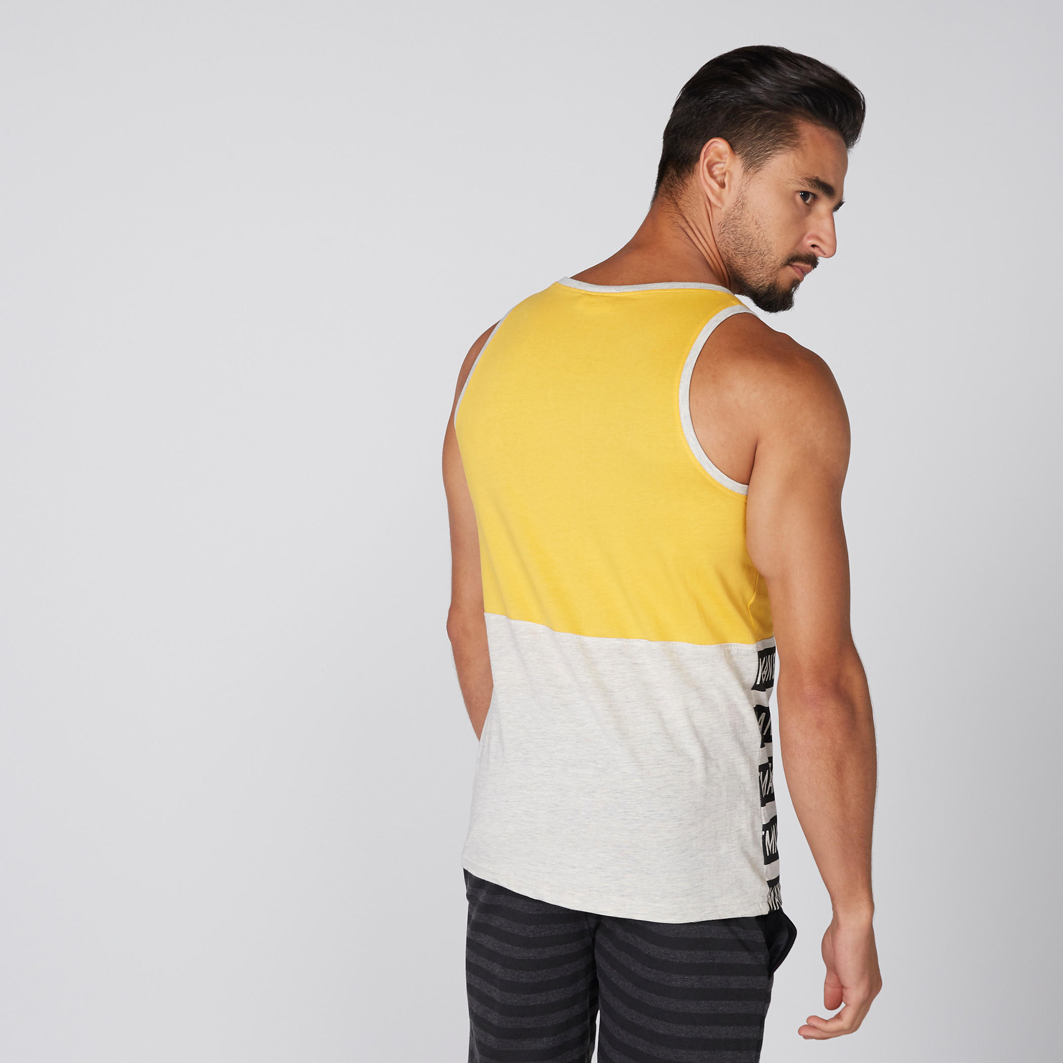 تيشيرت دون أكمام بياقة مستديرة وطبعات باتمان-men-clothing-tshirtsandpolos-tshirts-image-2