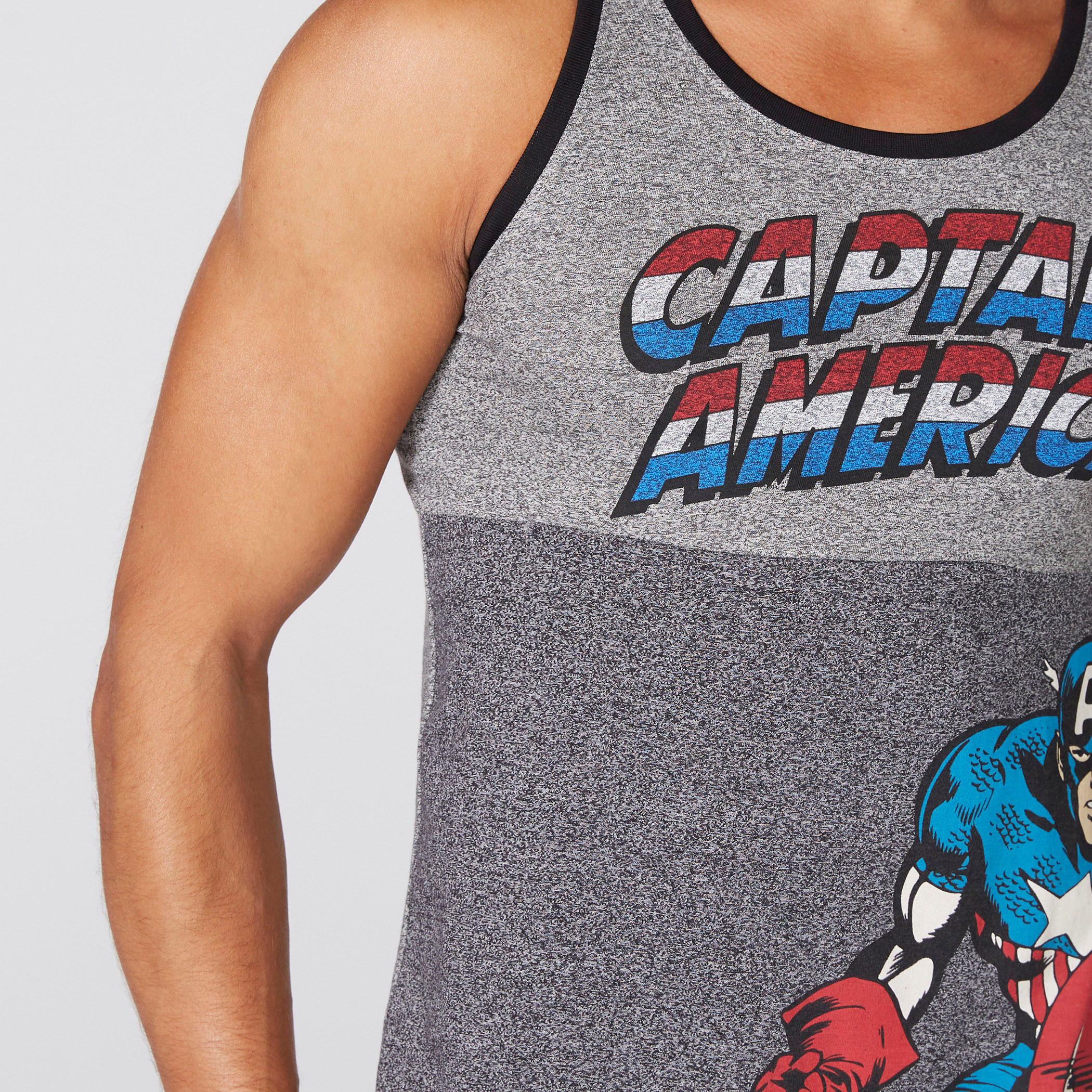 سترة فيست دون أكمام بياقة مستديرة وطبعات كابتن أمريكا-men-clothing-tshirtsandpolos-vests-image-3