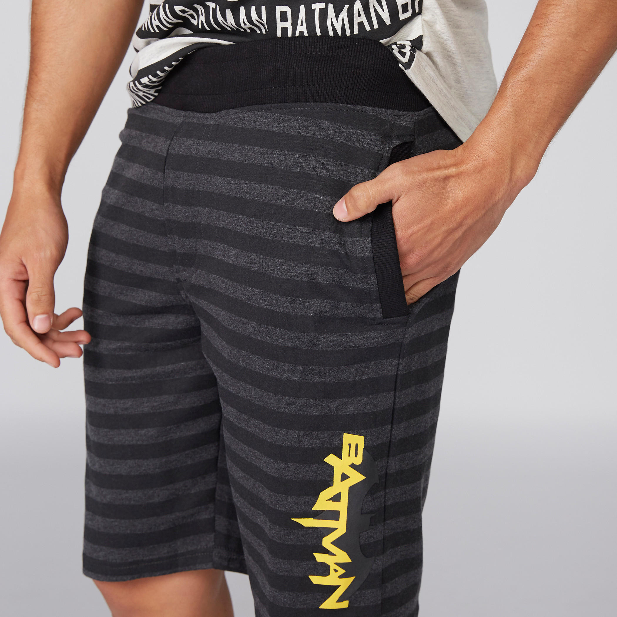 شورت مقلّم بخصر مطاطي-men-clothing-bottoms-shorts-image-4
