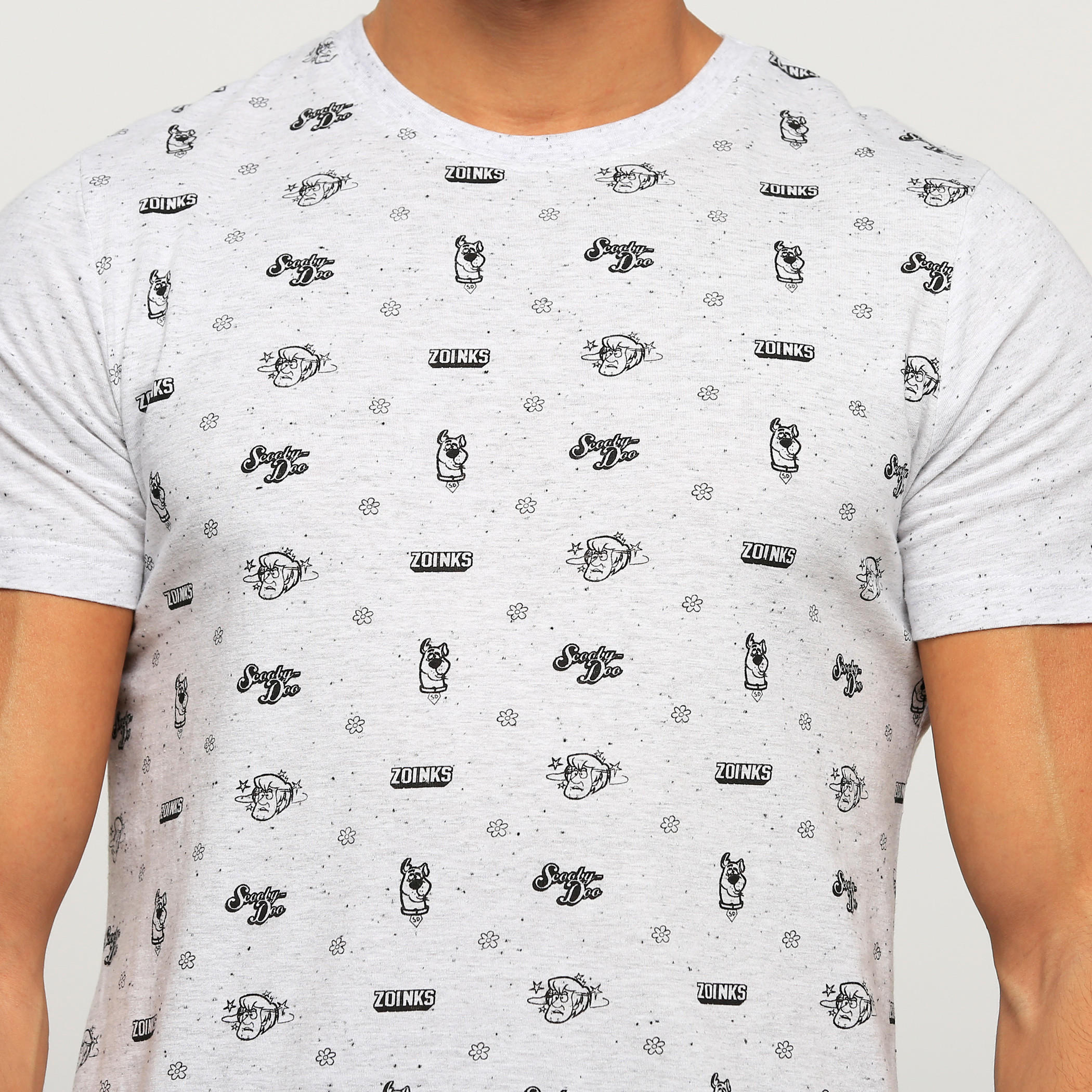 تيشيرت بياقة مستديرة وأكمام قصيرة وطبعات سكوبي دو-men-clothing-tshirtsandpolos-tshirts-image-4