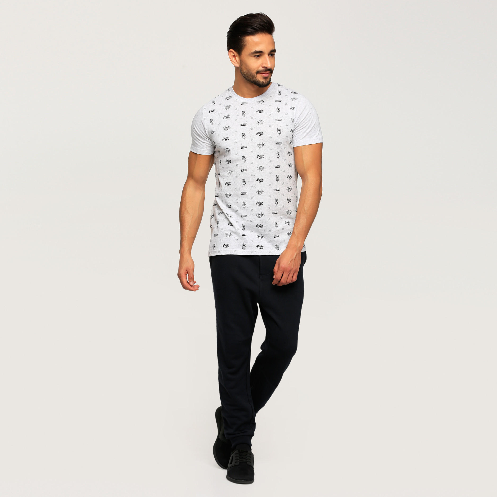 تيشيرت بياقة مستديرة وأكمام قصيرة وطبعات سكوبي دو-men-clothing-tshirtsandpolos-tshirts-image-5