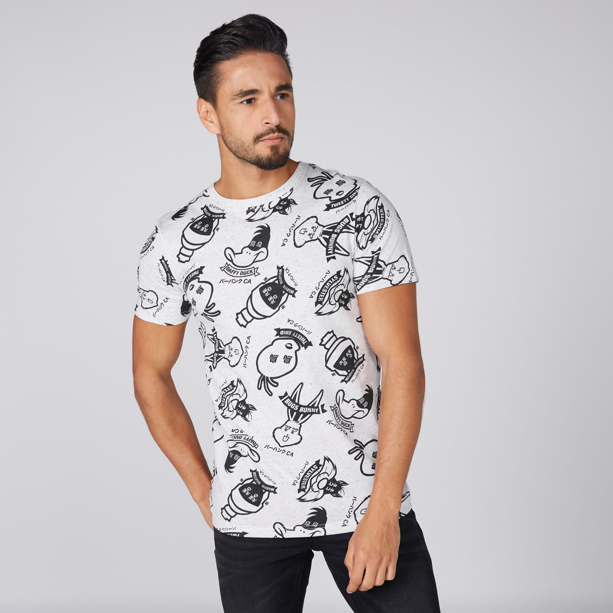 تيشيرت بياقة مستديرة وأكمام قصيرة وطبعات لوني تيونز-men-clothing-tshirtsandpolos-tshirts-image-2