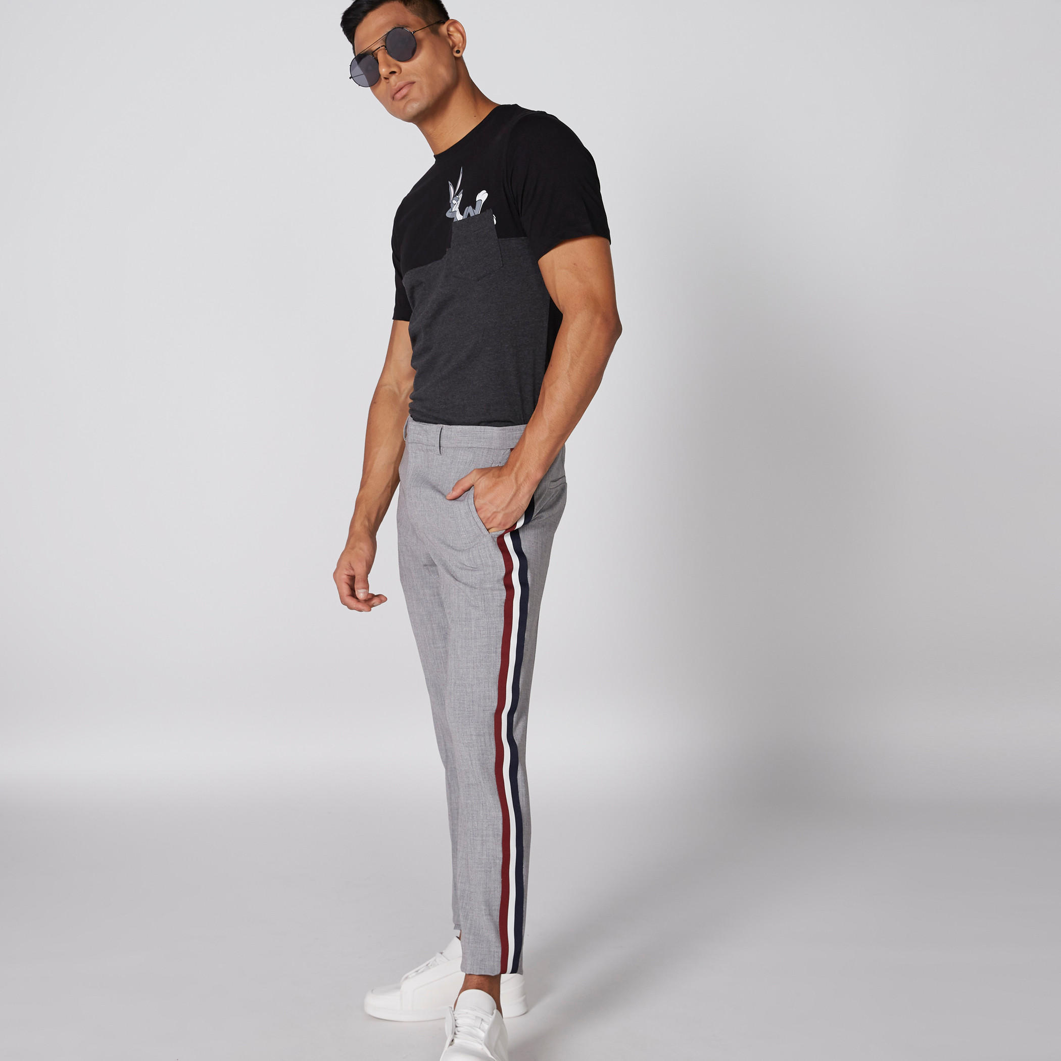 تيشيرت بياقة مستديرة وأكمام قصيرة وطبعات لوني تيونز-men-clothing-tshirtsandpolos-tshirts-image-3