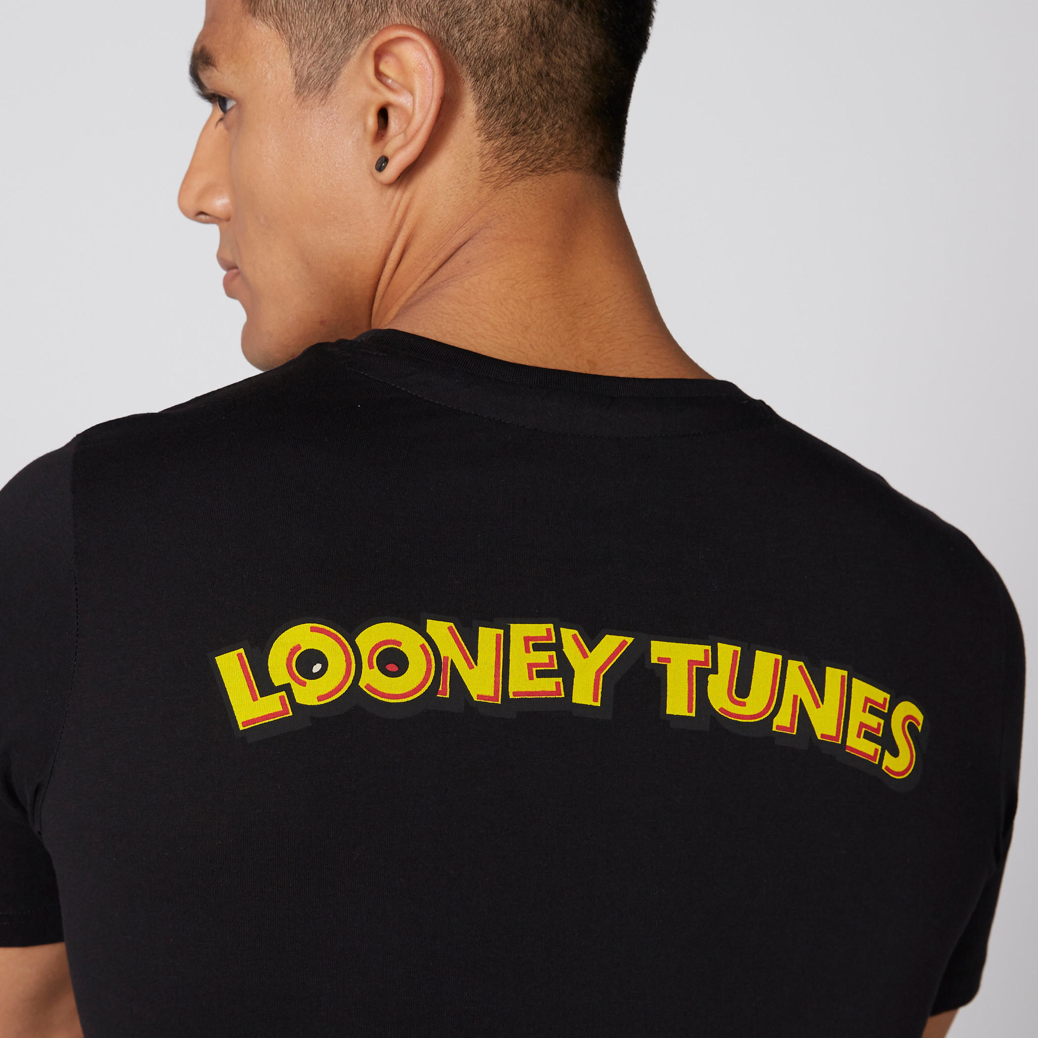 تيشيرت بياقة مستديرة وأكمام قصيرة وطبعات لوني تيونز-men-clothing-tshirtsandpolos-tshirts-image-4