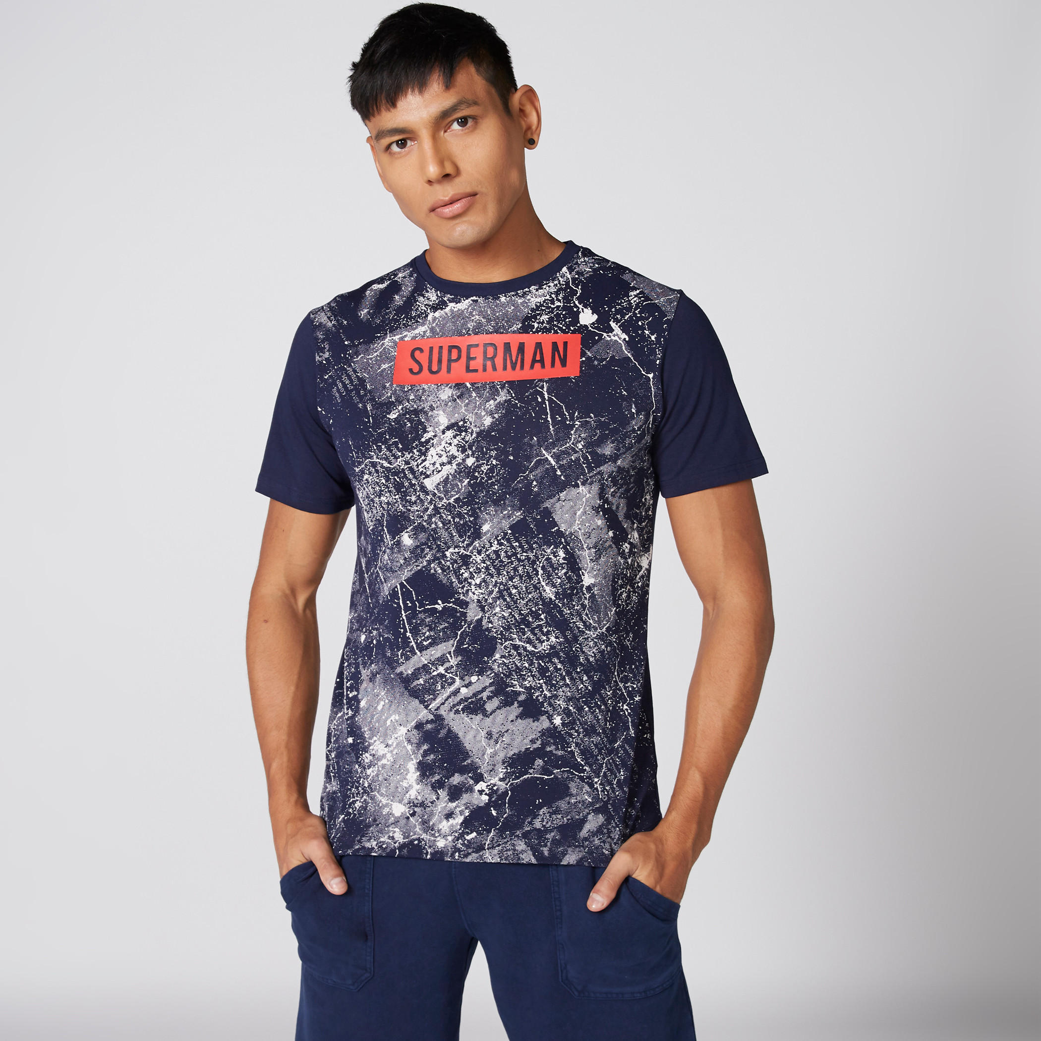 تيشيرت بطبعات سوبر مان وياقة مستديرة وأكمام قصيرة-men-clothing-tshirtsandpolos-tshirts-image-1