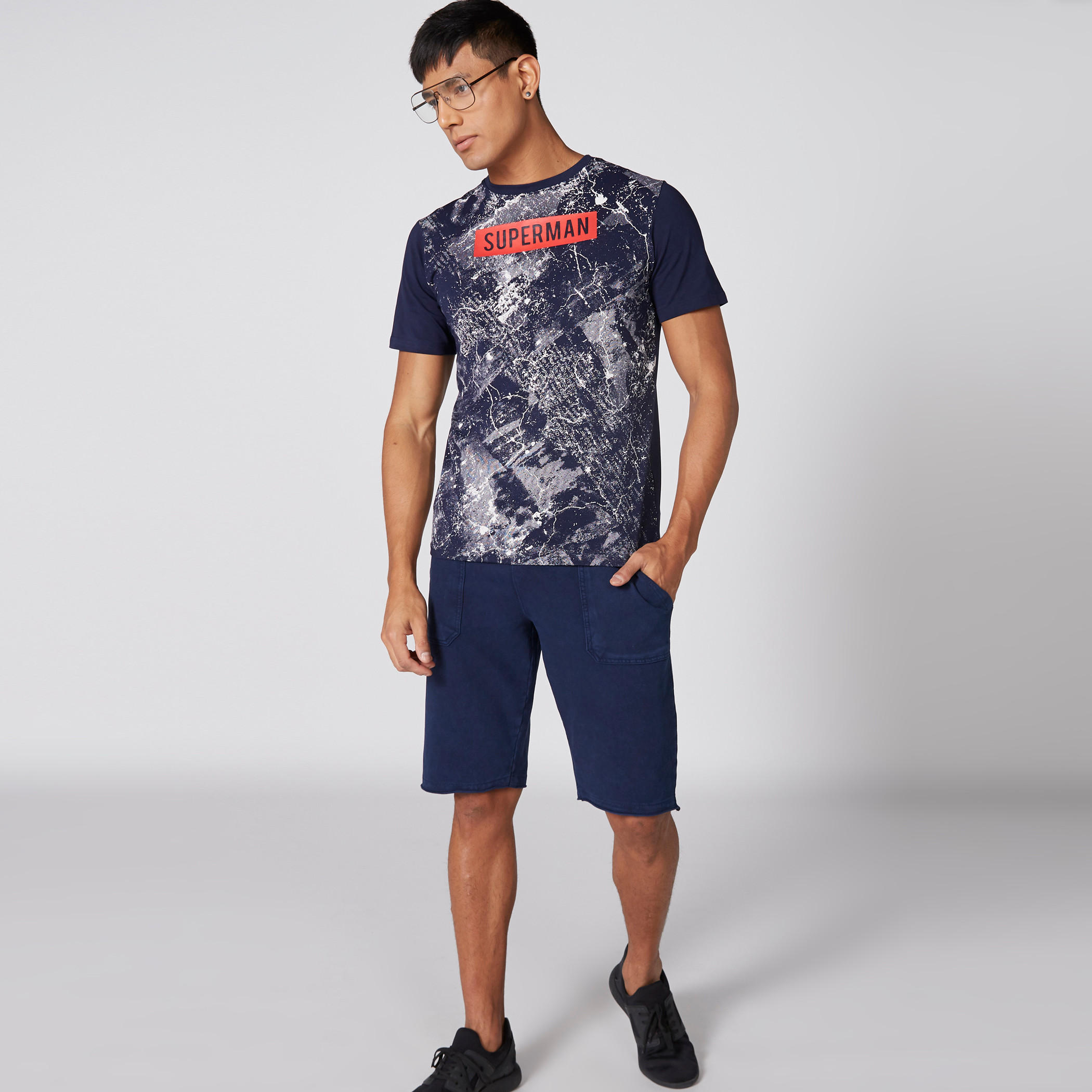 تيشيرت بطبعات سوبر مان وياقة مستديرة وأكمام قصيرة-men-clothing-tshirtsandpolos-tshirts-image-3