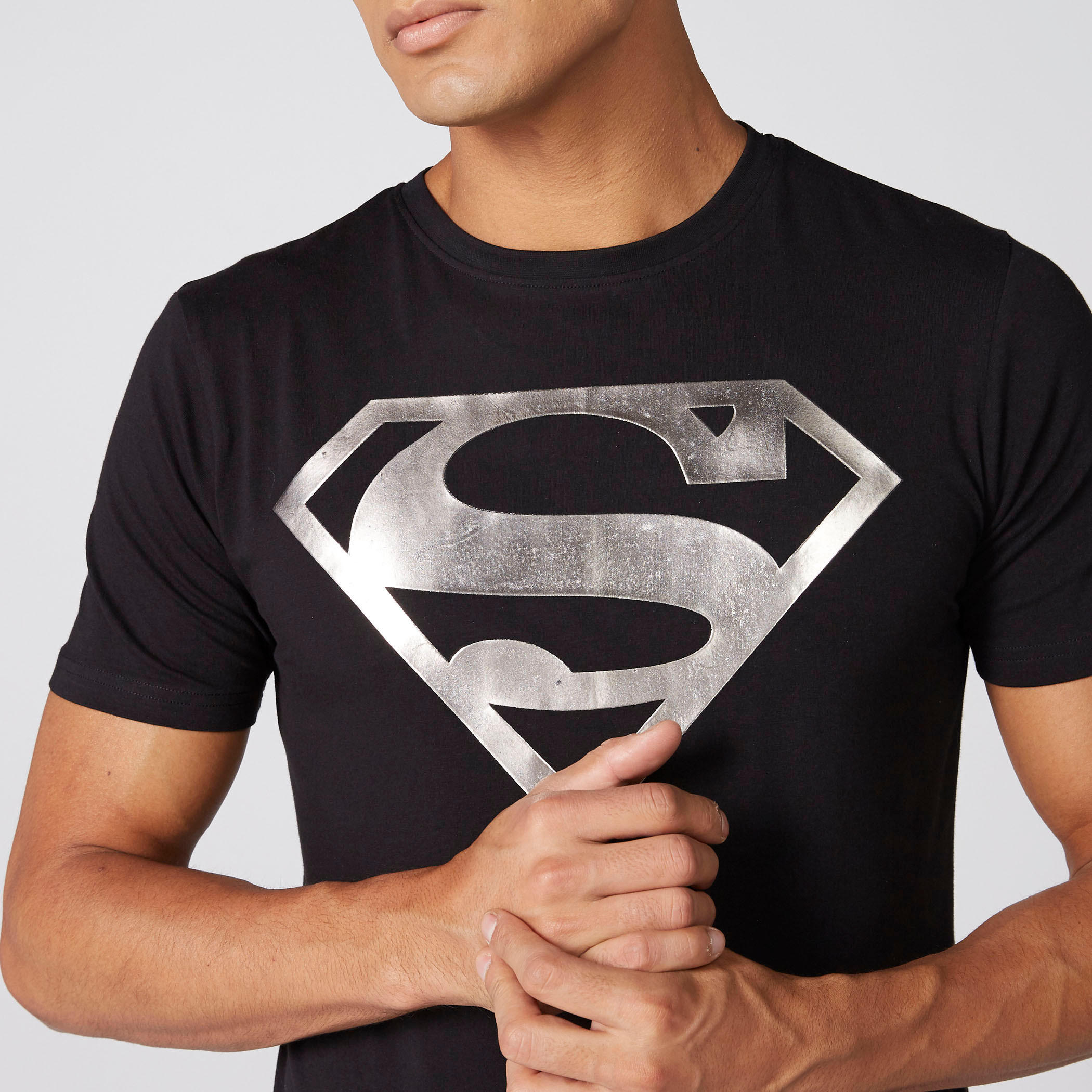 تيشيرت بطبعات سوبر مان وياقة مستديرة وأكمام قصيرة-men-clothing-tshirtsandpolos-tshirts-image-3