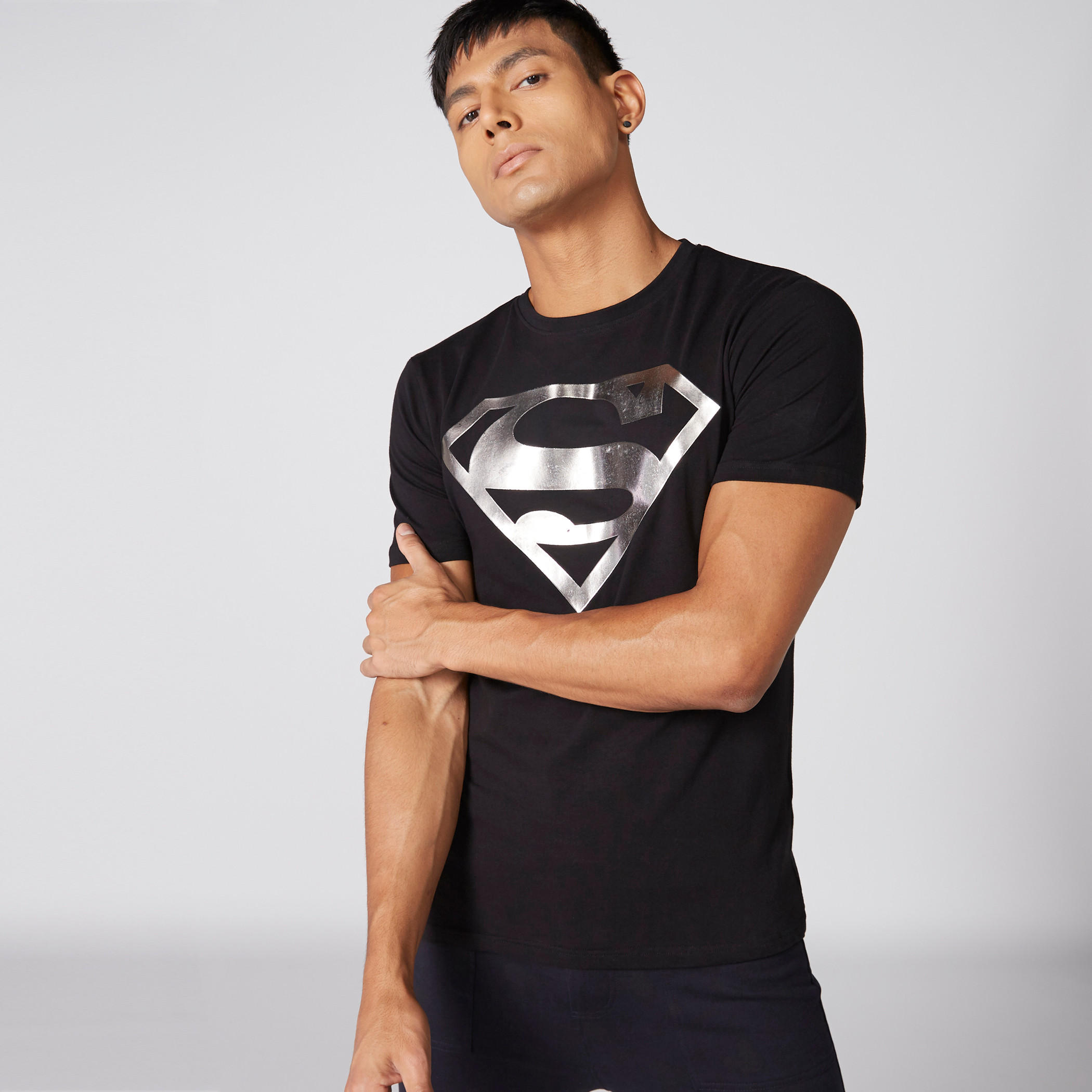 تيشيرت بطبعات سوبر مان وياقة مستديرة وأكمام قصيرة-men-clothing-tshirtsandpolos-tshirts-image-4