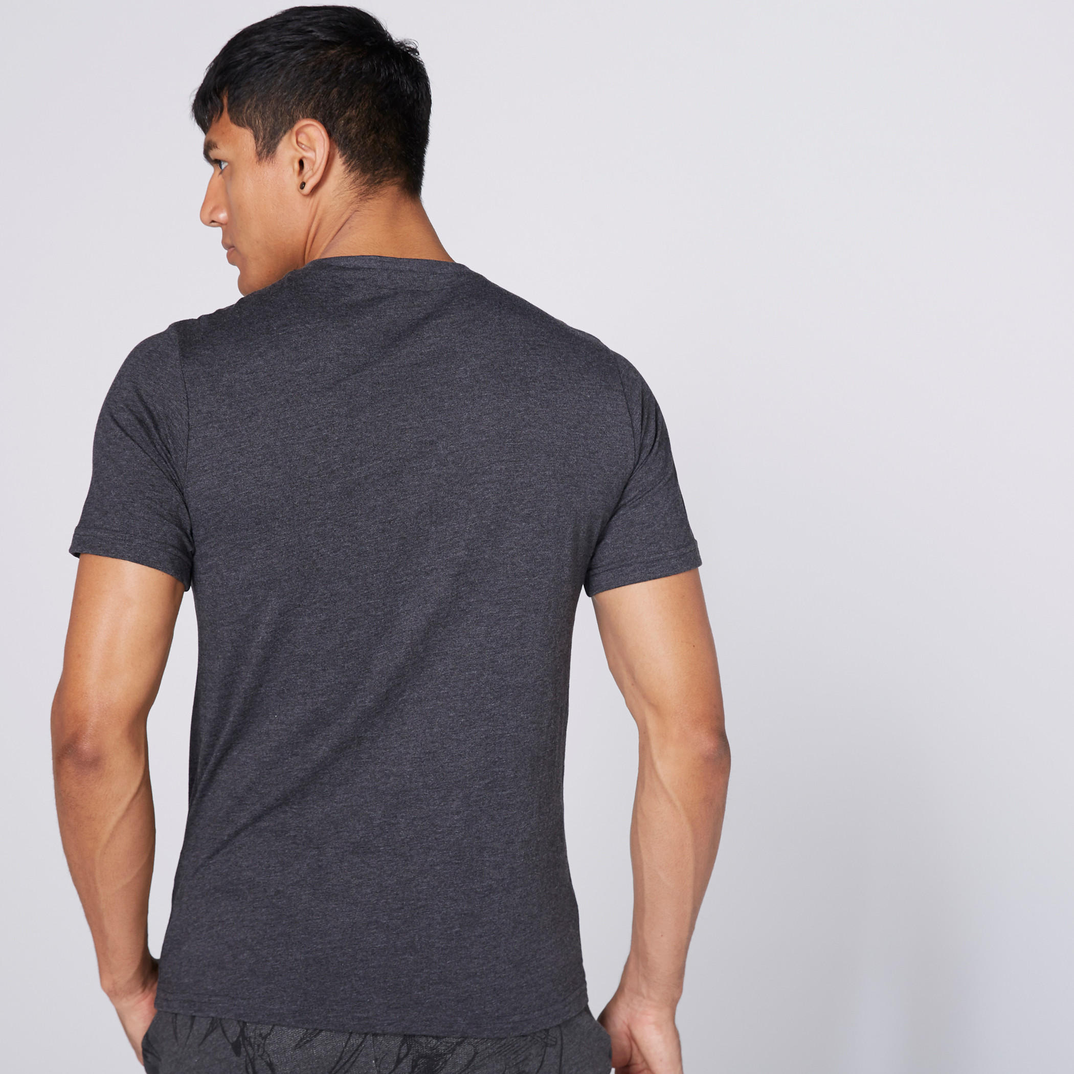 تيشيرت بأكمام قصيرة وياقة مستديرة وطبعات باتمان-men-clothing-tshirtsandpolos-tshirts-image-3
