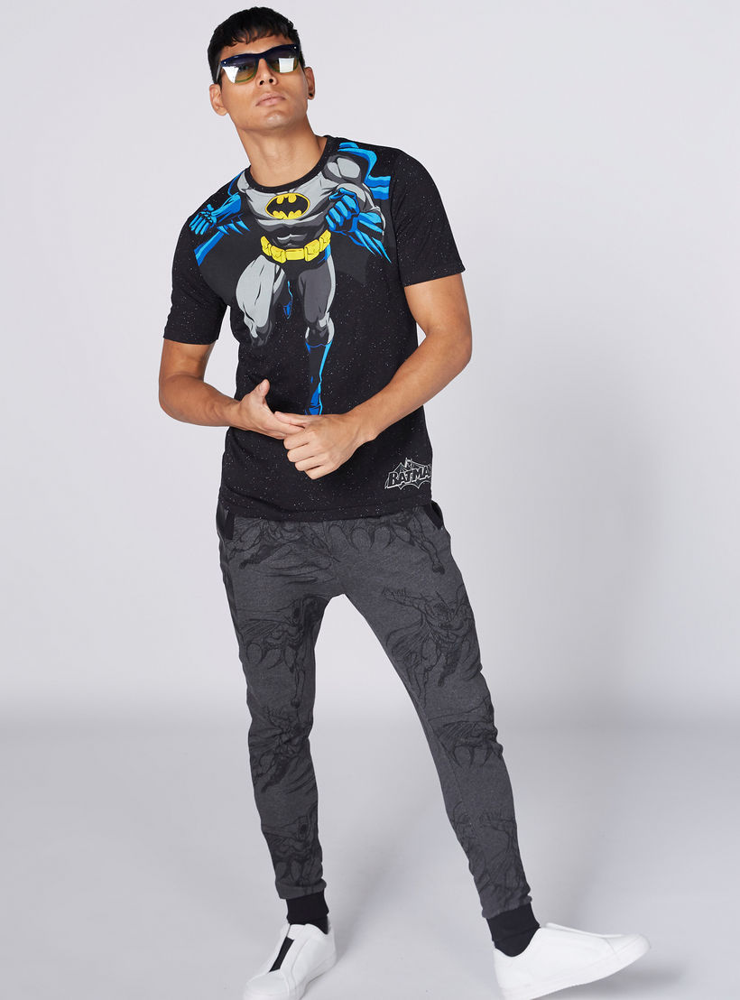 تيشيرت بأكمام قصيرة وياقة مستديرة وطبعات باتمان-men-clothing-tshirtsandpolos-tshirts-image-1