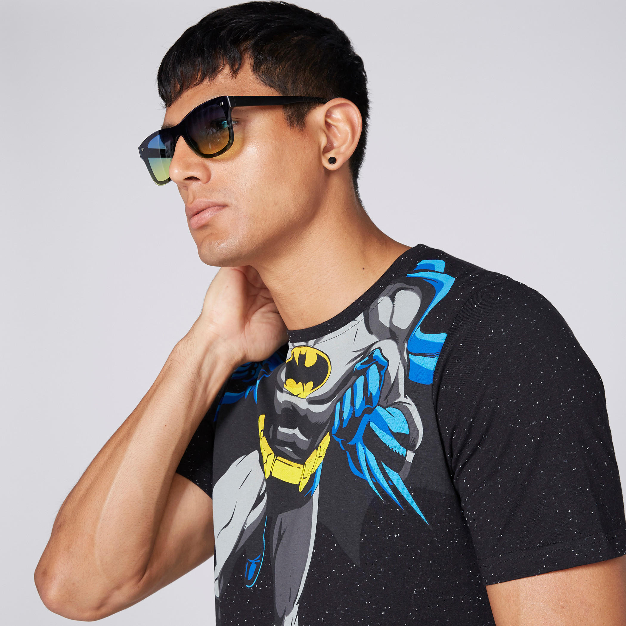 تيشيرت بأكمام قصيرة وياقة مستديرة وطبعات باتمان-men-clothing-tshirtsandpolos-tshirts-image-4