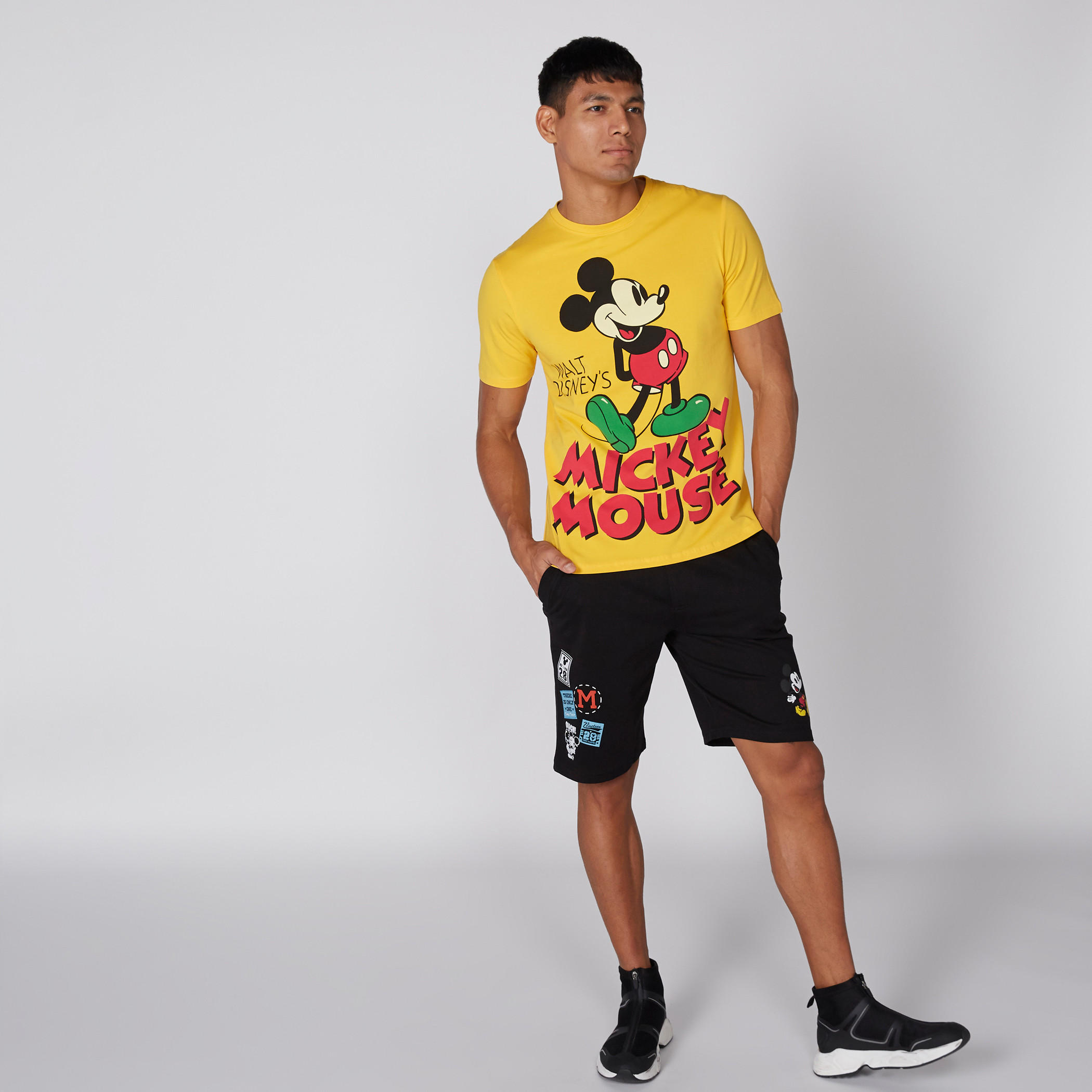 تيشيرت بياقة مستديرة وأكمام قصيرة وطبعات ميكي ماوس-men-clothing-tshirtsandpolos-tshirts-image-1