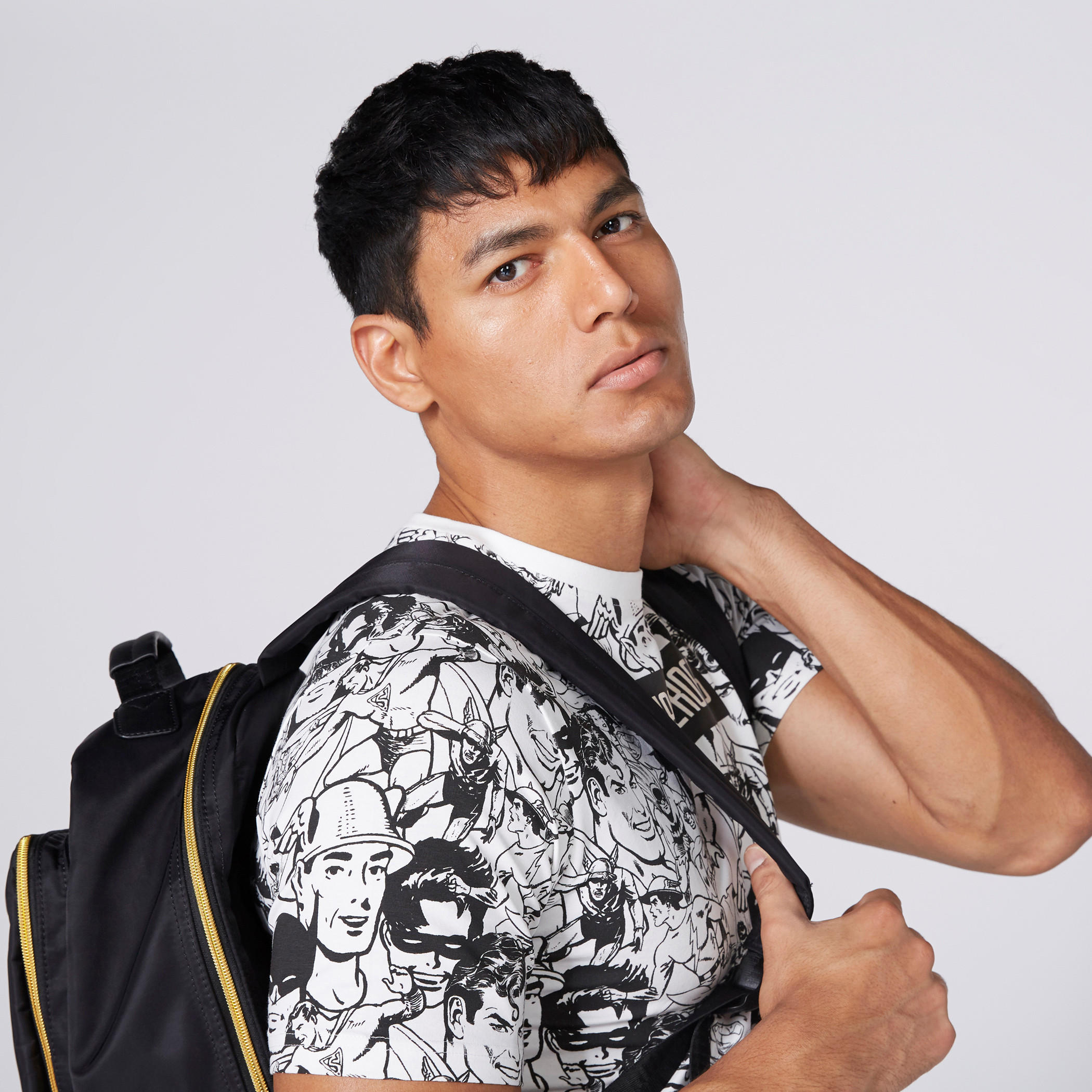 تيشيرت بياقة مستديرة وأكمام قصيرة وطبعات سوبر هيروز-men-clothing-tshirtsandpolos-tshirts-image-4